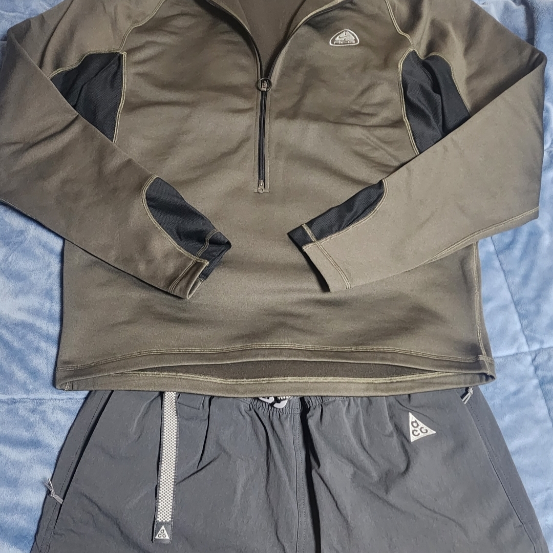 Nike ACG Oregon Series Reissue Polartec Top Cargo Khaki - Asia, Nike ACG Trail Pants Dark Smoke Grey - Asia 착용 스타일 - 1