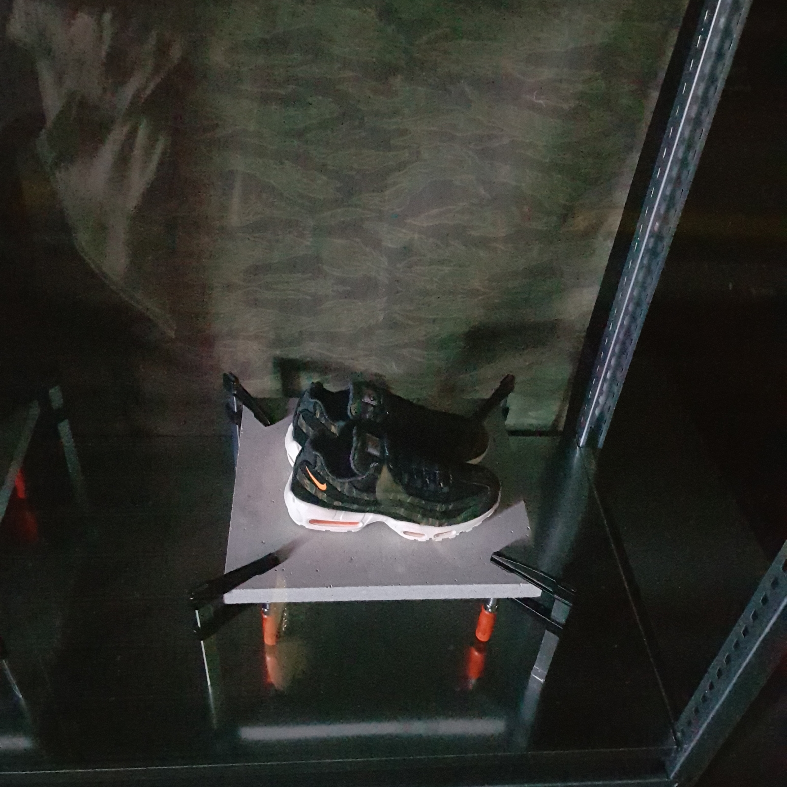 Nike x Carhartt WIP Air Max 95 Camo 착용 스타일 - 2