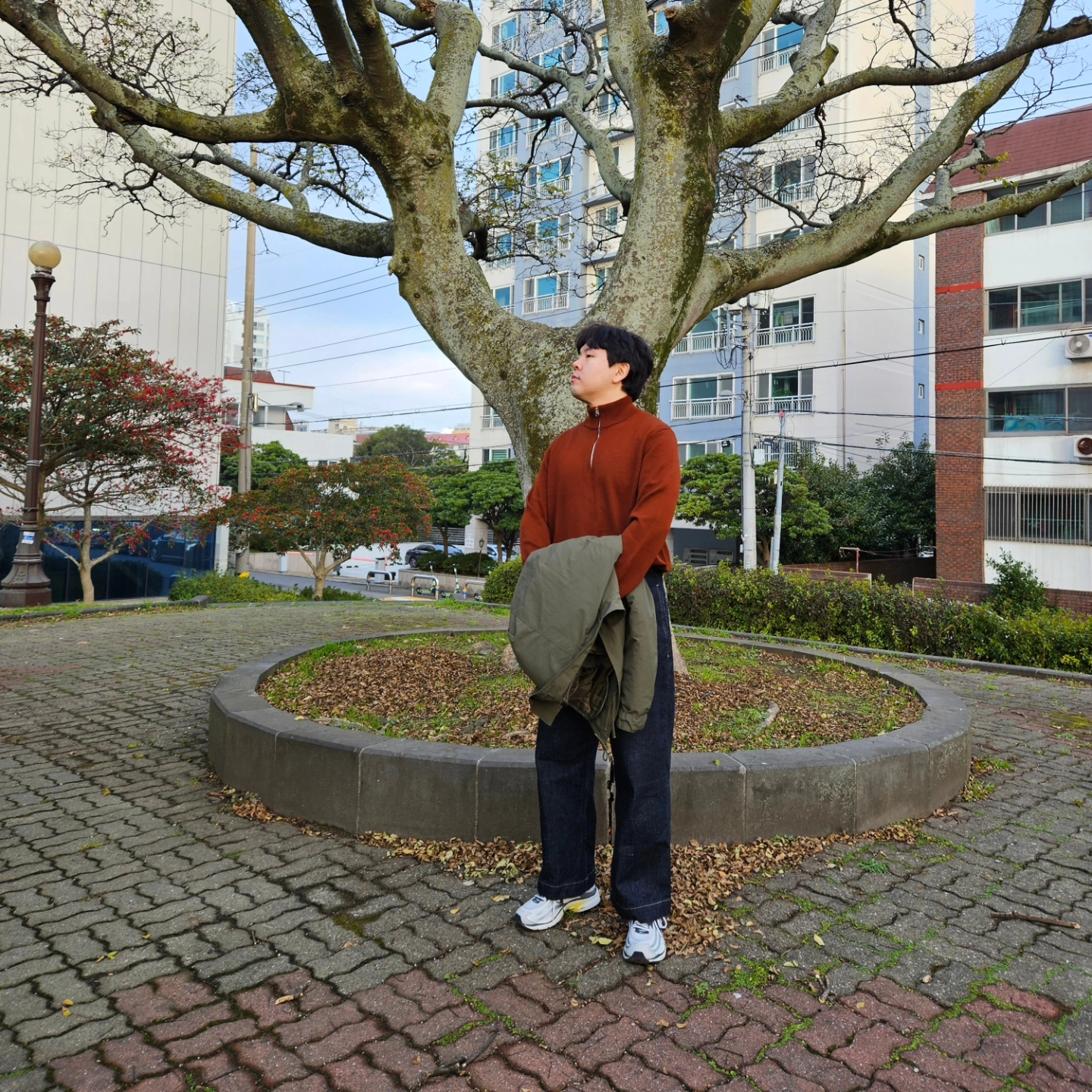 Reebok x Liful Premier Pump Paris Grey, Studio Nicholson Pyad Denim Pants Indigo 착용 스타일 - 5