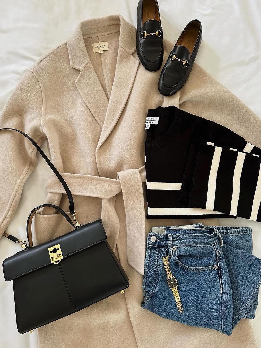 (W) Toteme Signature Wool Cashmere Coat Camel, (W) UGG Classic Ultra Mini Platform Boots Chestnut 착용 스타일 - 4