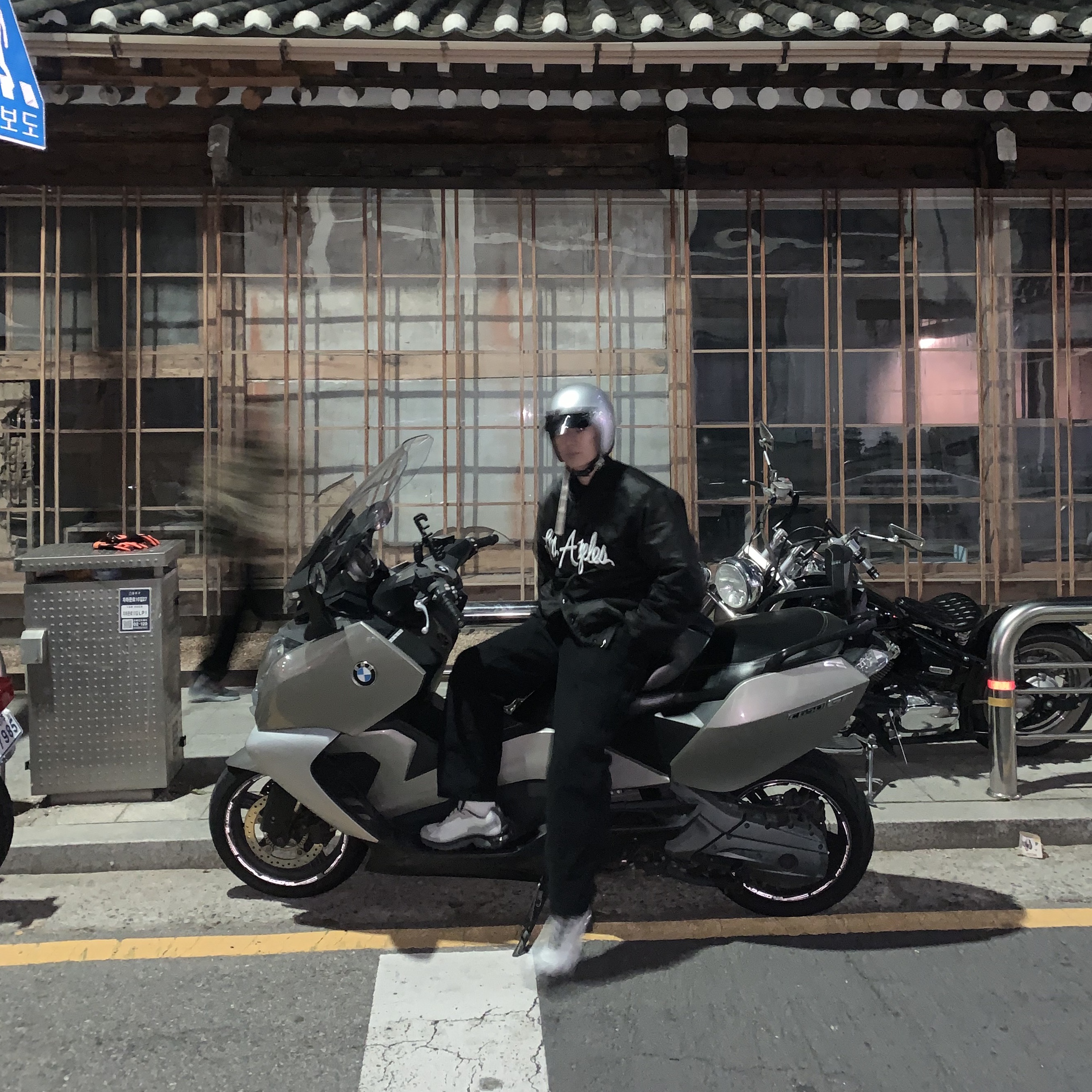 Stussy LA Chapter Satin Varsity Jacket Black, Stussy Canvas Work Pants Black 착용 스타일