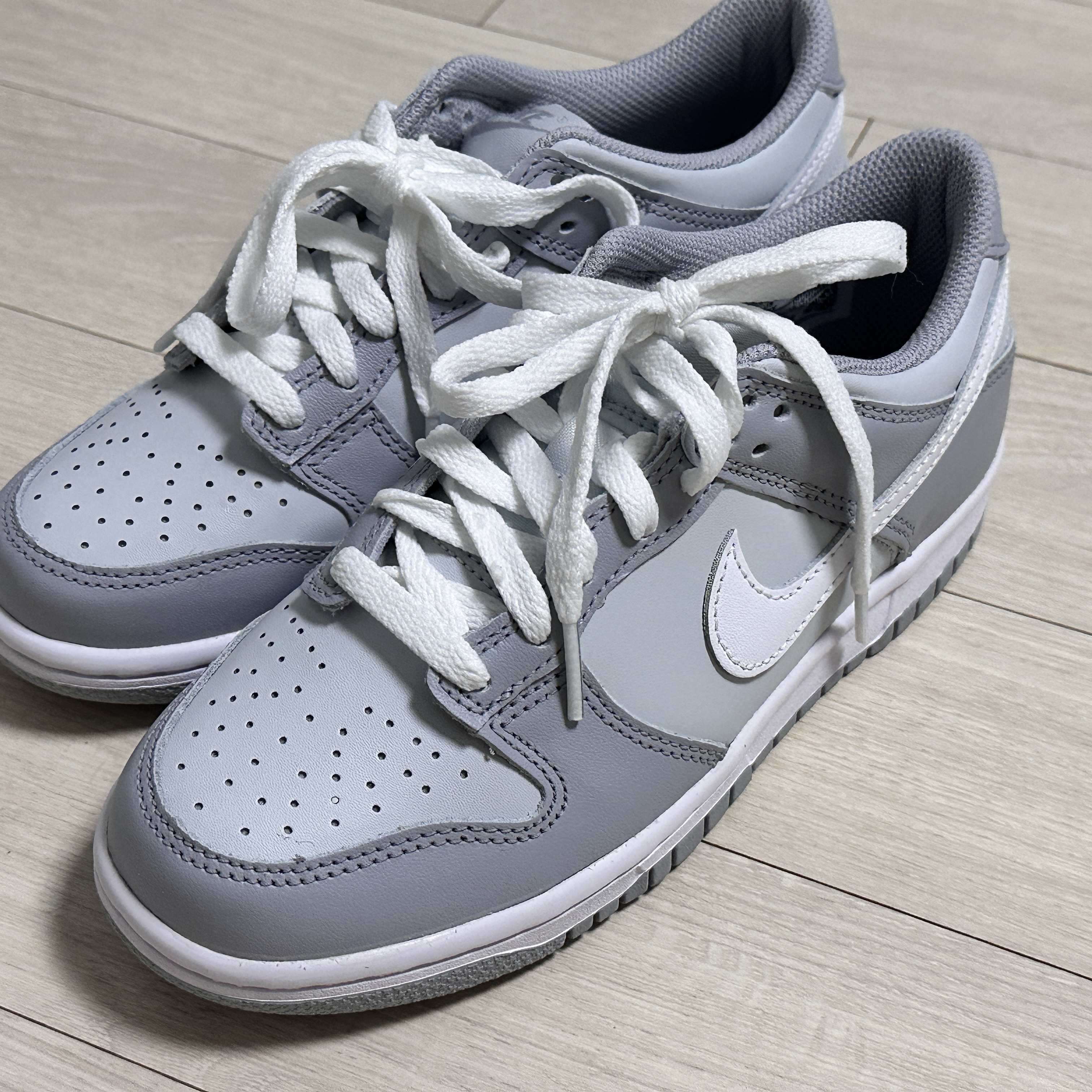 (GS) Nike Dunk Low Wolf Grey 착용 스타일 - 2