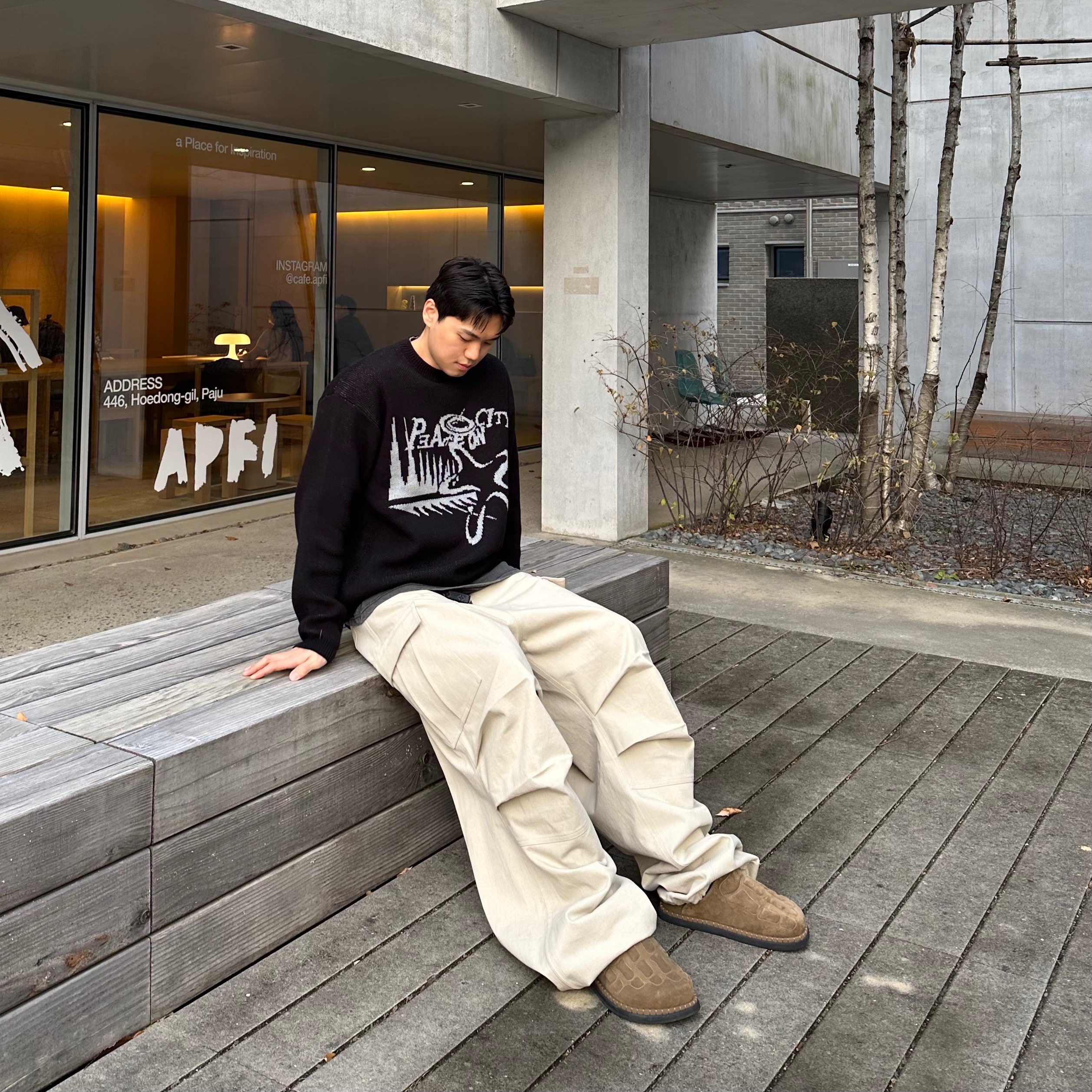 Kinchi x Yiyae Bone Mule Camel, Nonnod Side Zip Cargo Pants Beige 착용 스타일 - 2
