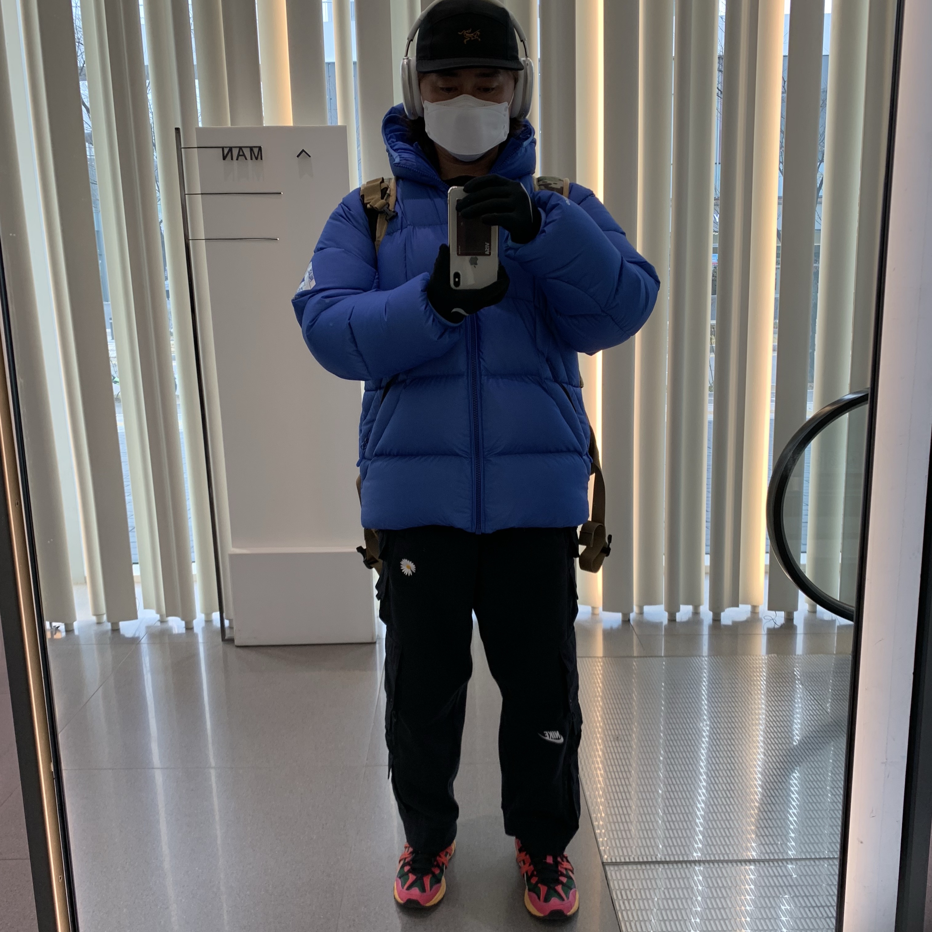 Palace Pertex Frost Balaclava Puffa Blue - 22FW 착용 스타일