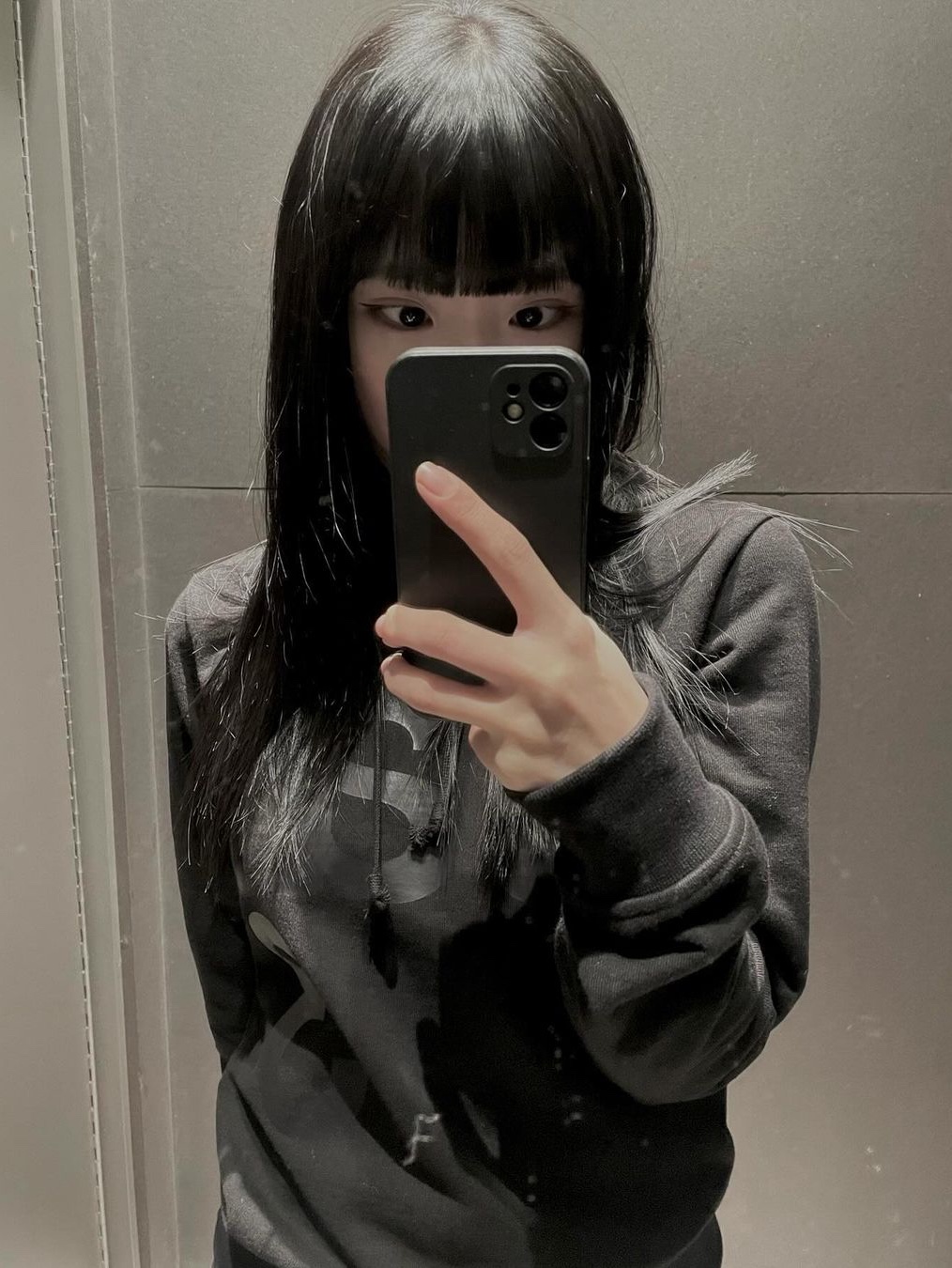 [KREAM 단독] Safarispot Women 1/2 Basic Safari Hoodie Black, [KREAM 단독] Safarispot Basic Safari Hoodie Black 착용 스타일