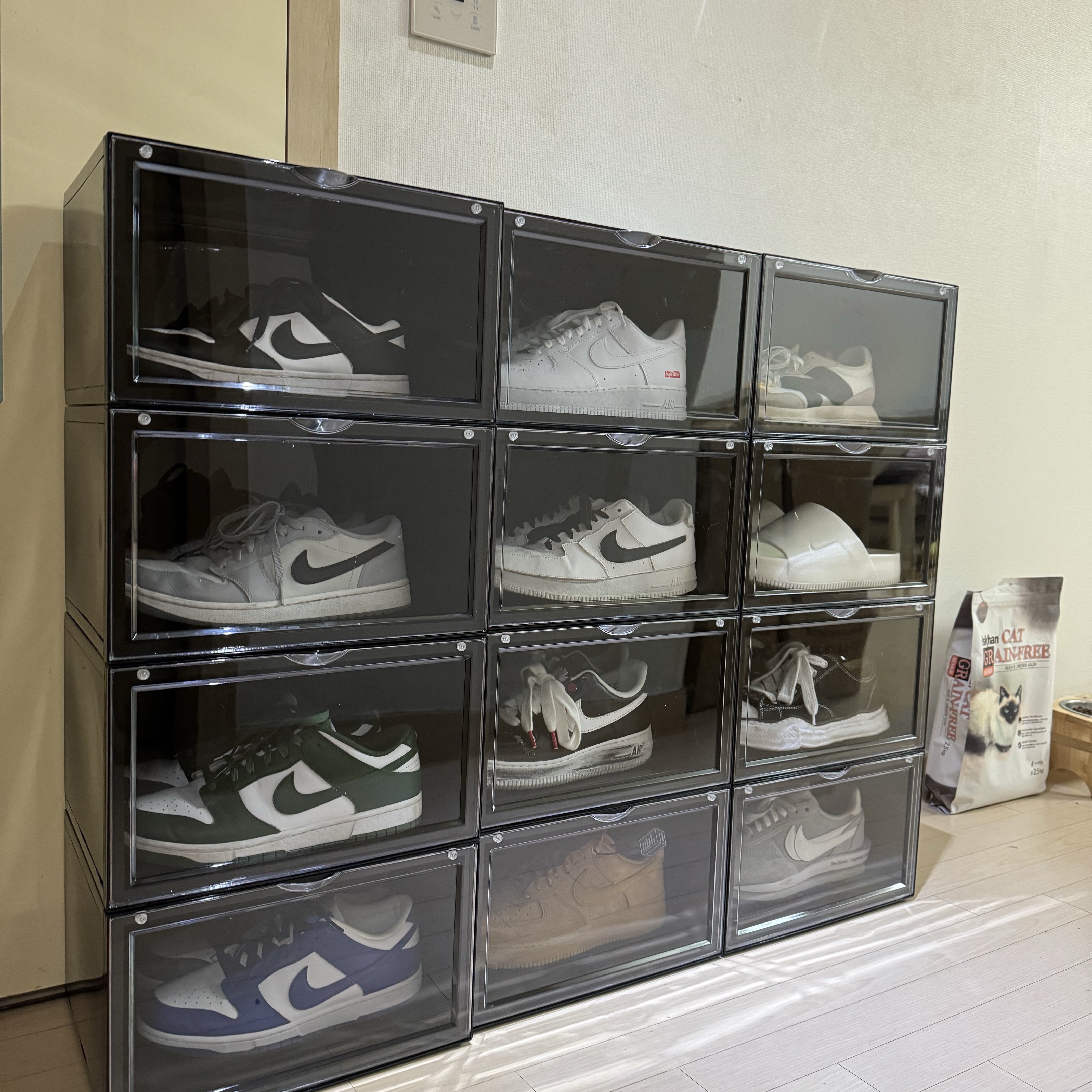 Nike Dunk Low Retro Black, Jordan 1 Low Golf Wolf Grey 착용 스타일