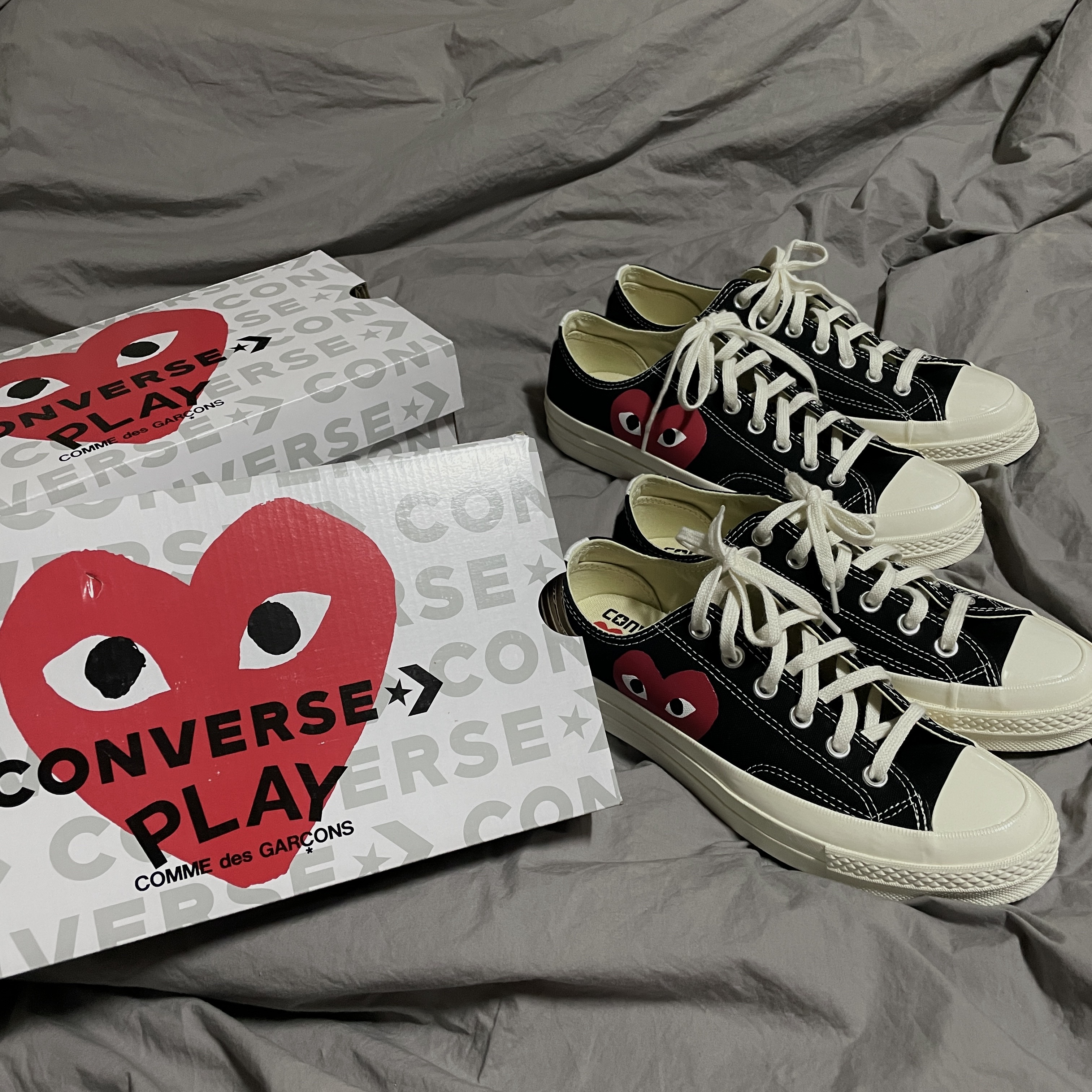Converse x Play Comme des Garcons Chuck 70 Ox Black 착용 스타일 - 1