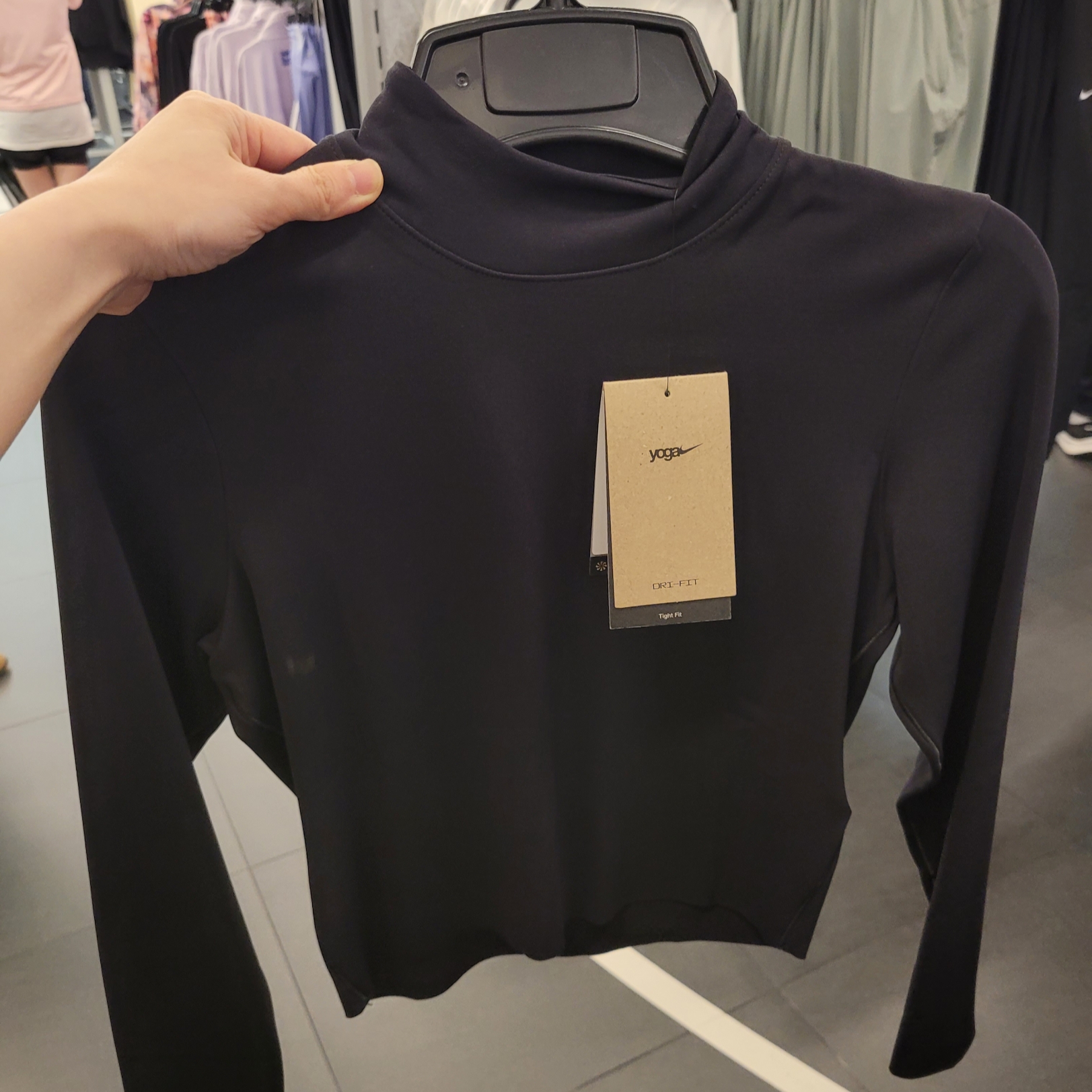 (W) Nike Yoga Dri-Fit Luxe Long Sleeve Crop Top Black - Asia 착용 스타일 - 4