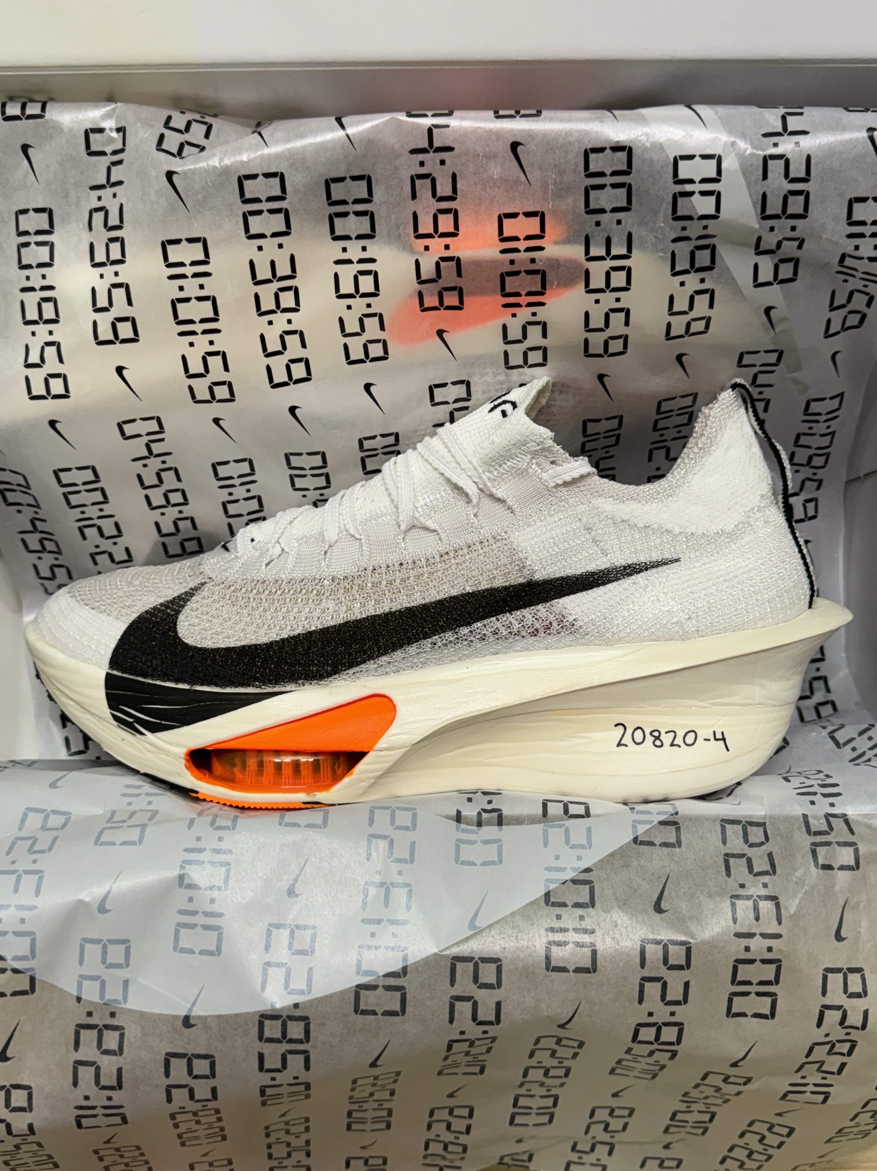 Nike Air Zoom Alphafly Next% 3 Proto White Total Orange 착용 스타일 - 1