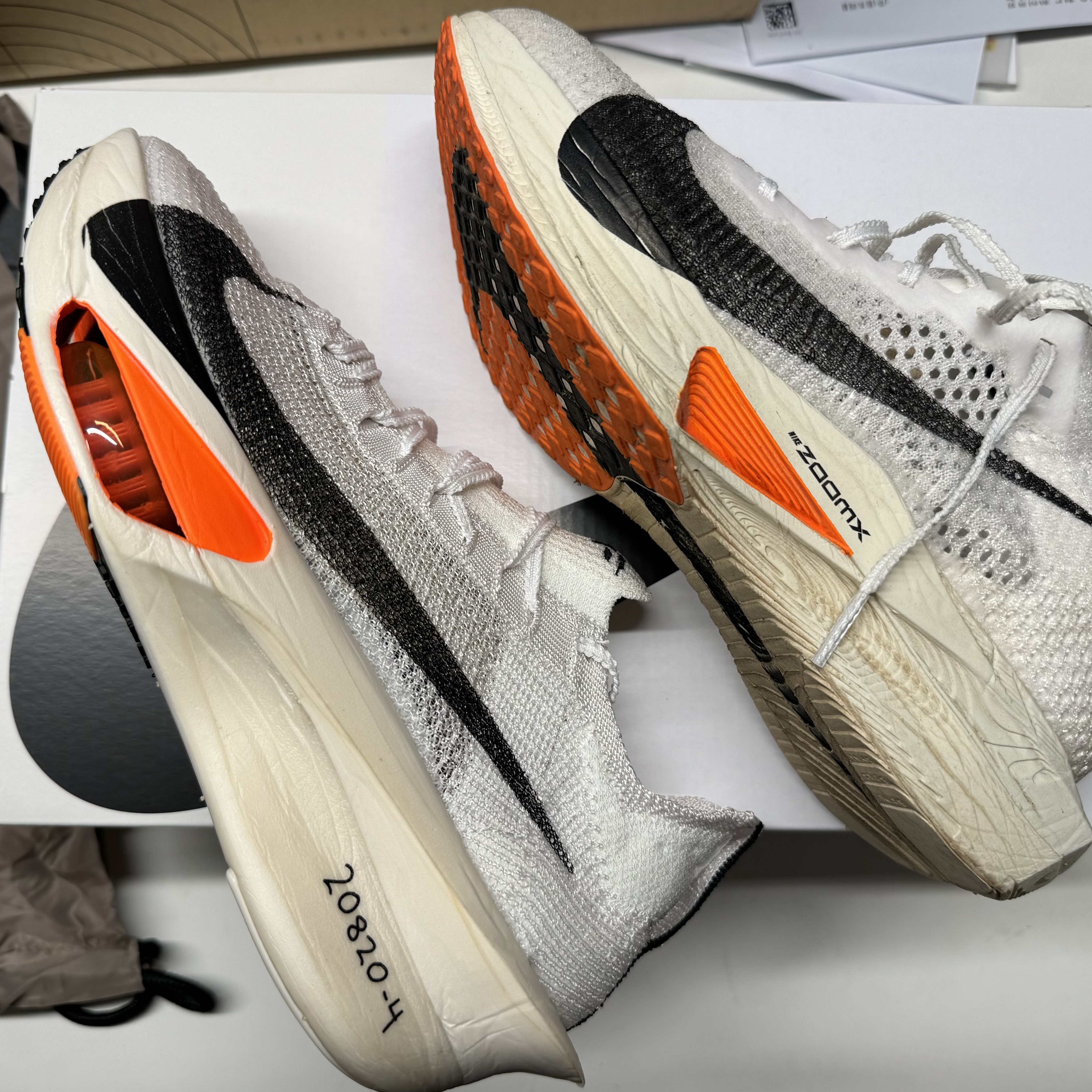 Nike Air Zoom Alphafly Next% 3 Proto White Total Orange, Nike ZoomX Vaporfly Next% 3 Prototype White 착용 스타일 - 3