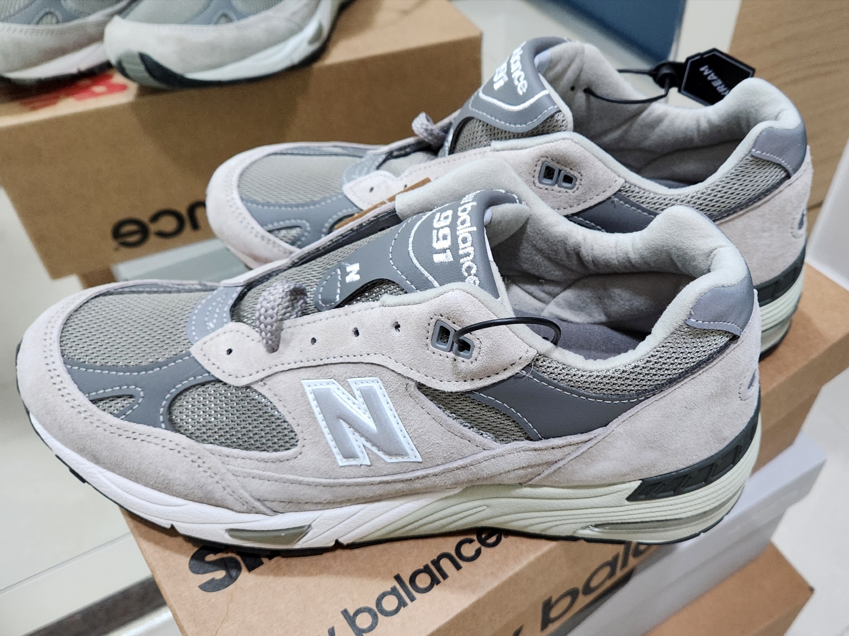 New Balance 991 Made in UK Grey 착용 스타일 - 2