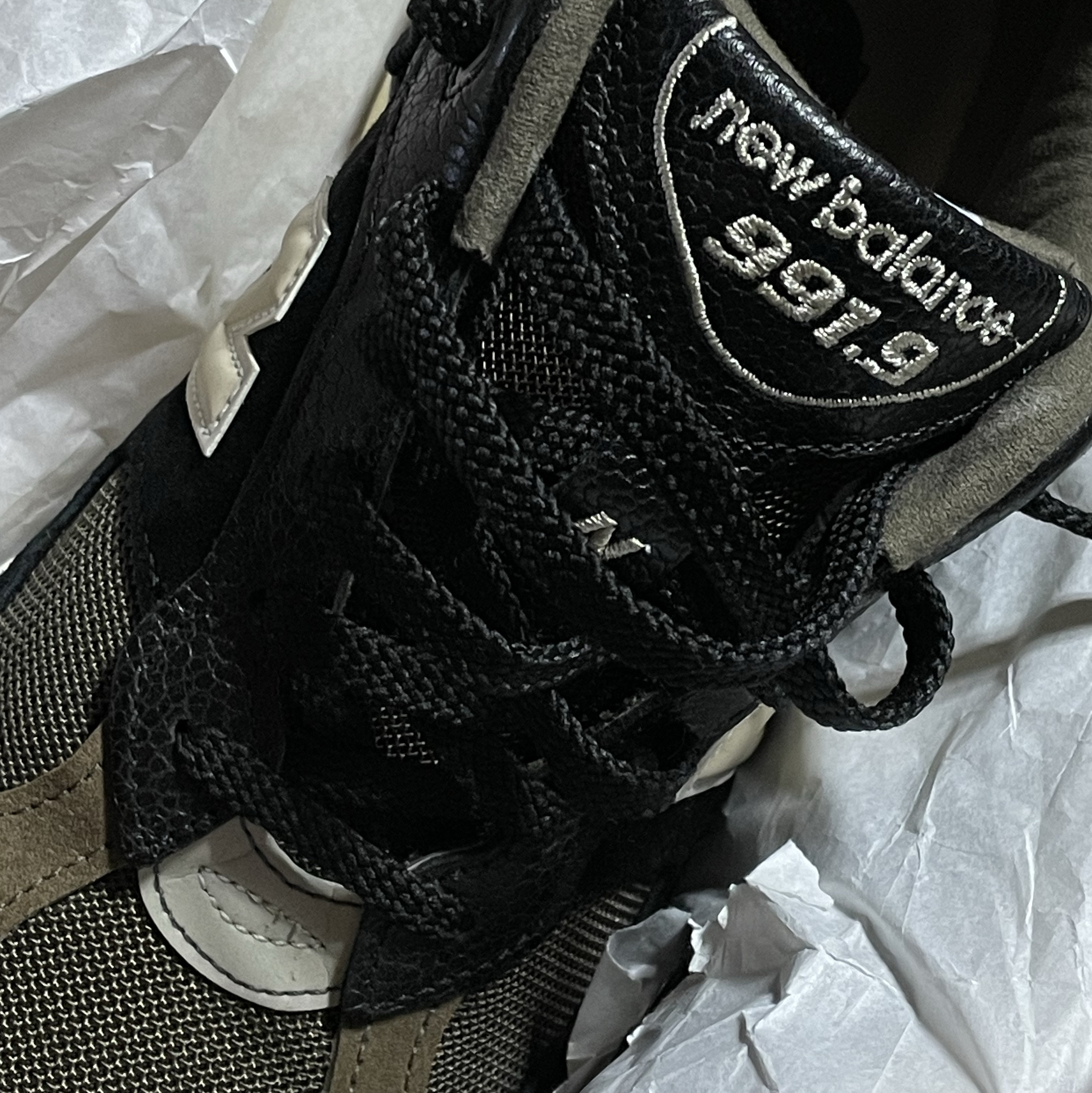 New Balance 991.9 Made in UK Caviar & Vodka 착용 스타일