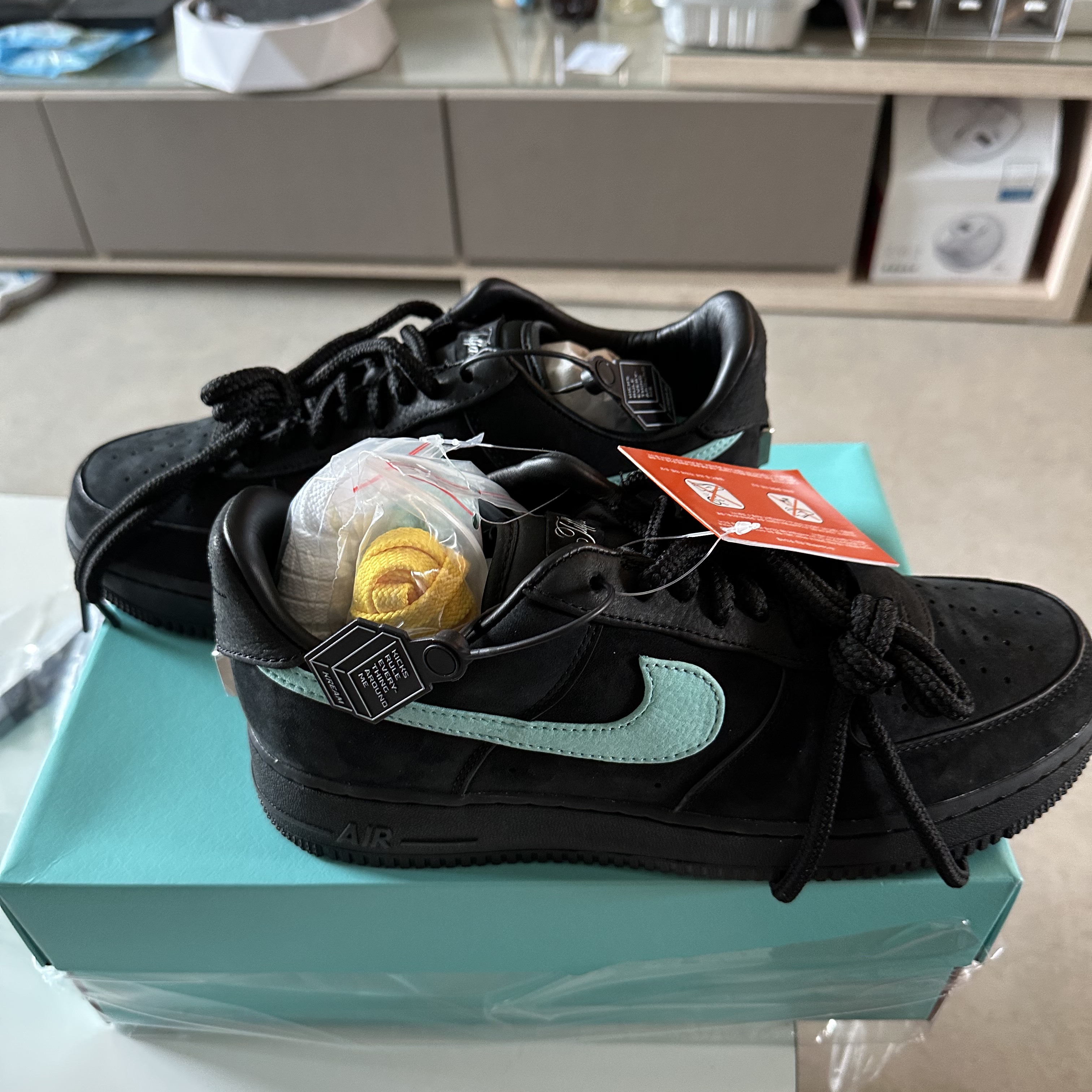 Nike x Tiffany & Co. Air Force 1 Low SP 1837 착용 스타일