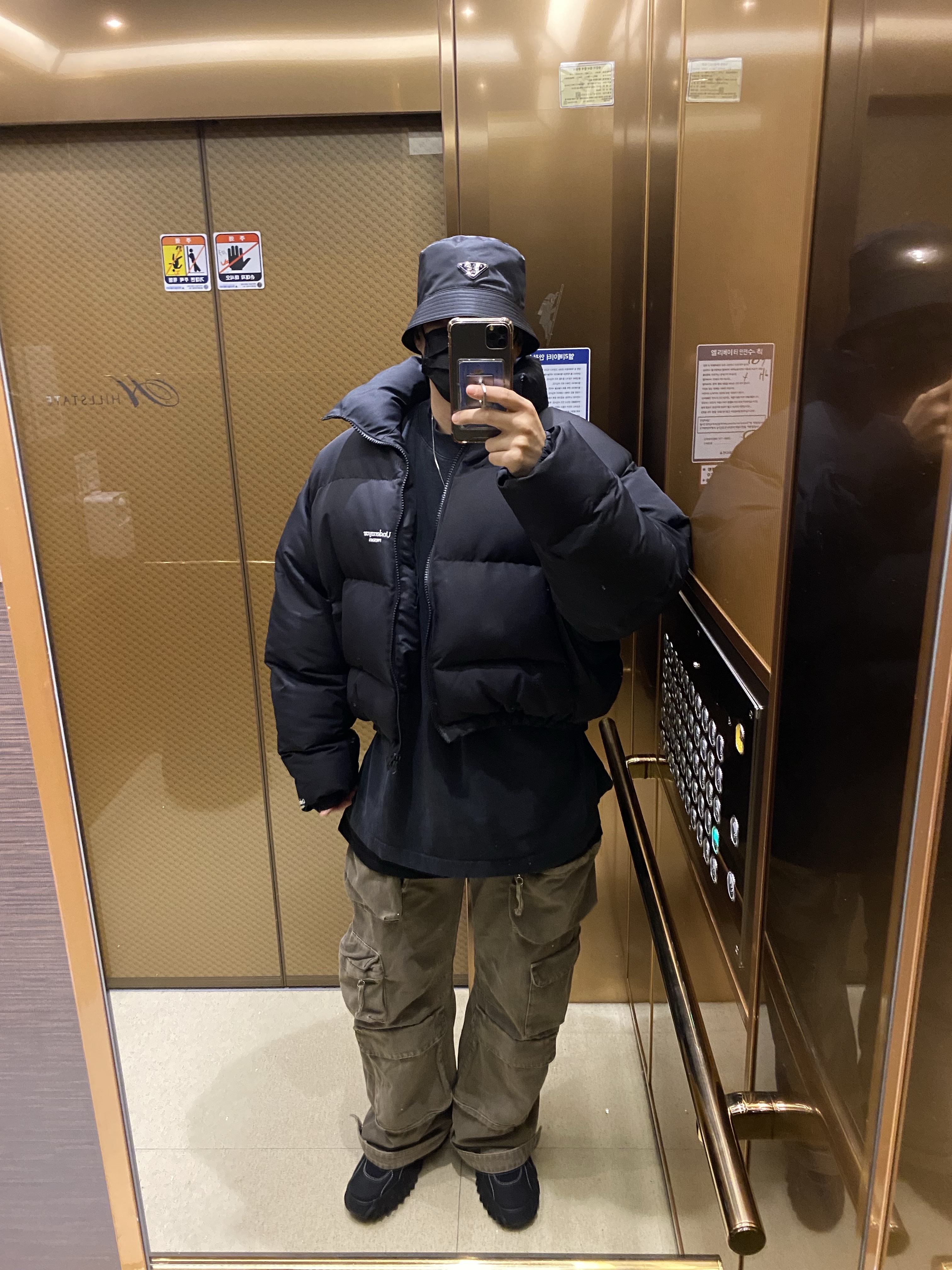 Prada Re-Nylon Bucket Hat Black, Undermycar Mu.15 Anti Fxxking Logo Play Triple Logo Crop Padding Jacket Black 착용 스타일
