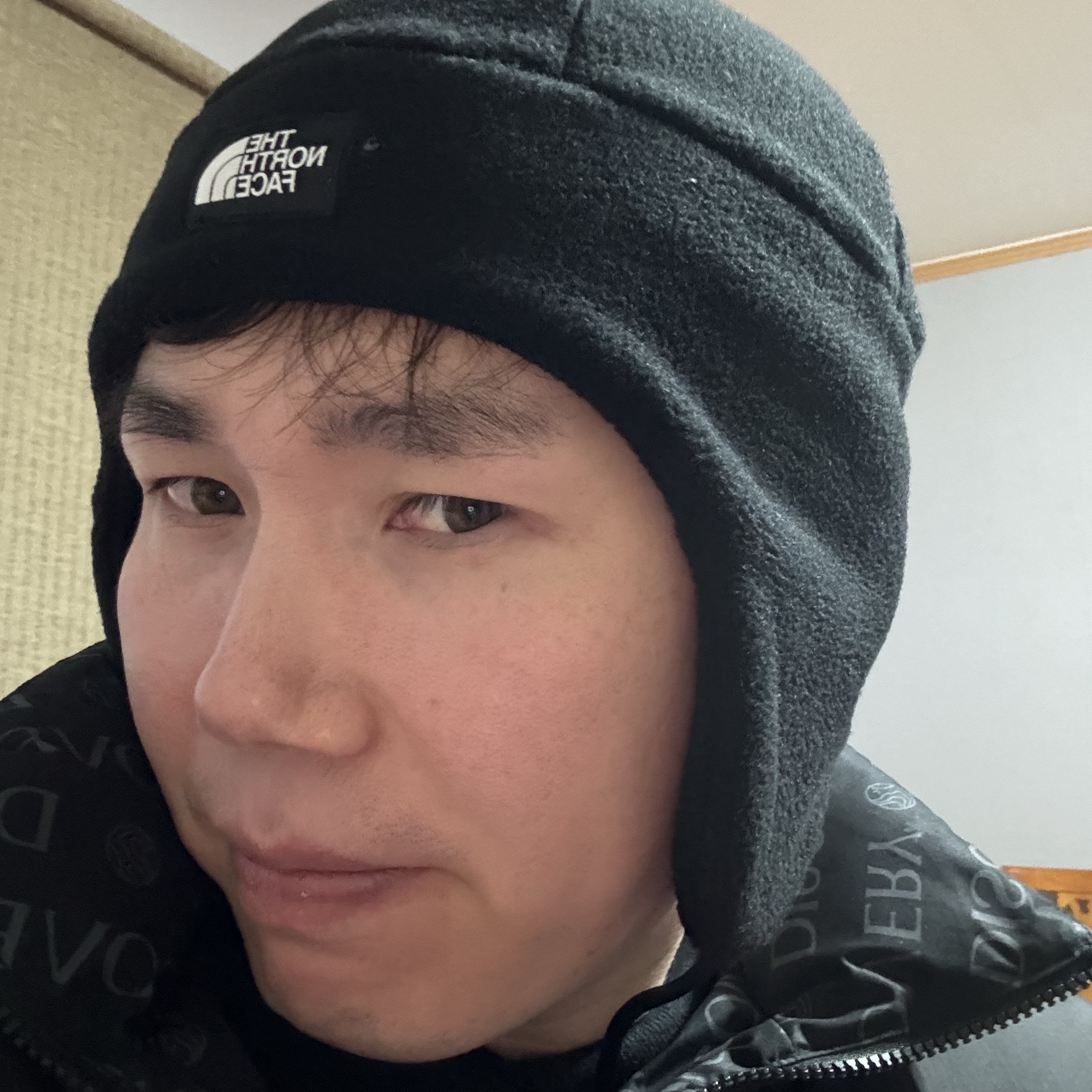 The North Face Fleece Earmuff Beanie Black 착용 스타일