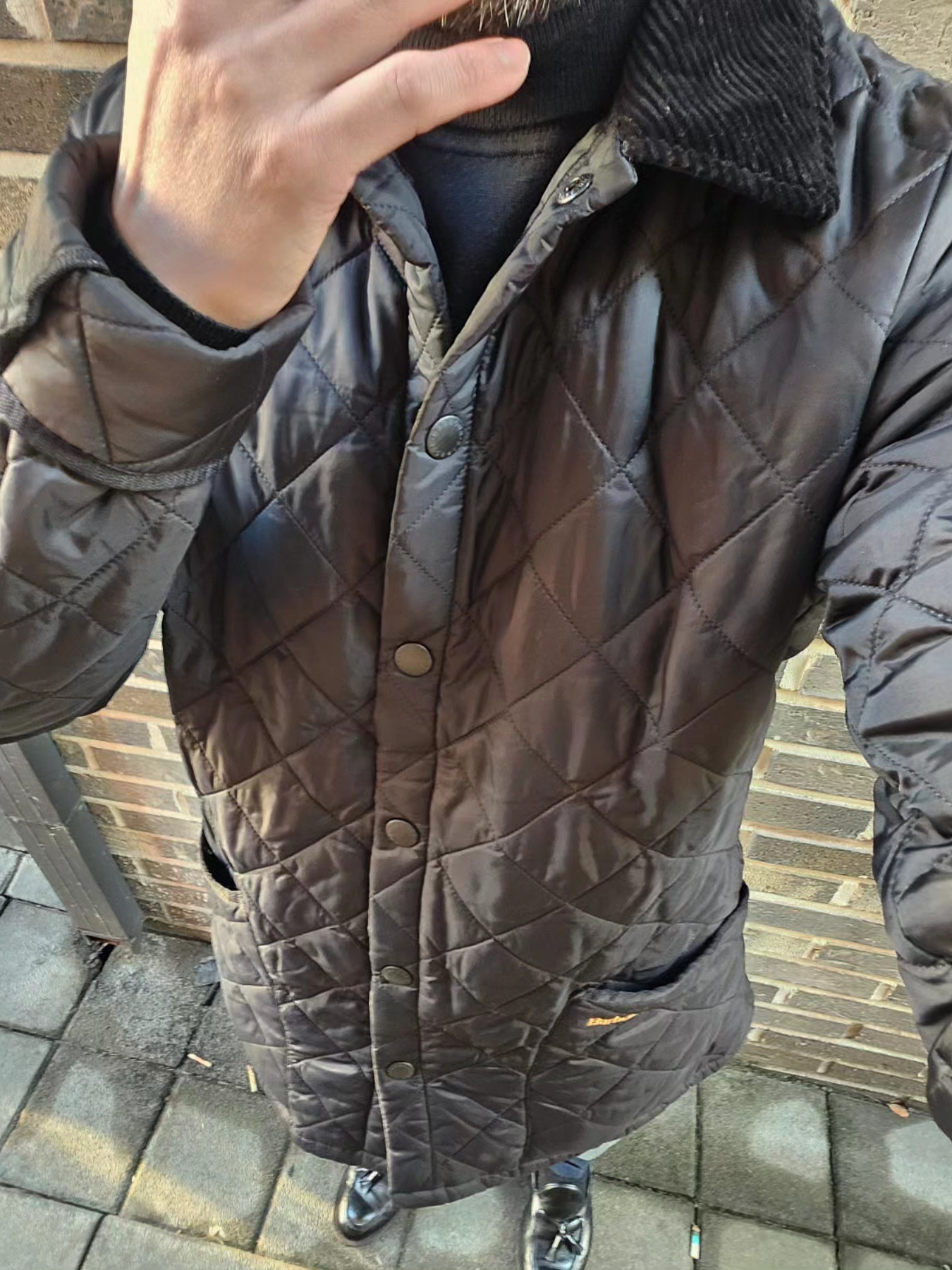 Barbour Heritage Liddesdale Quilted Jacket Black 착용 스타일 - 2