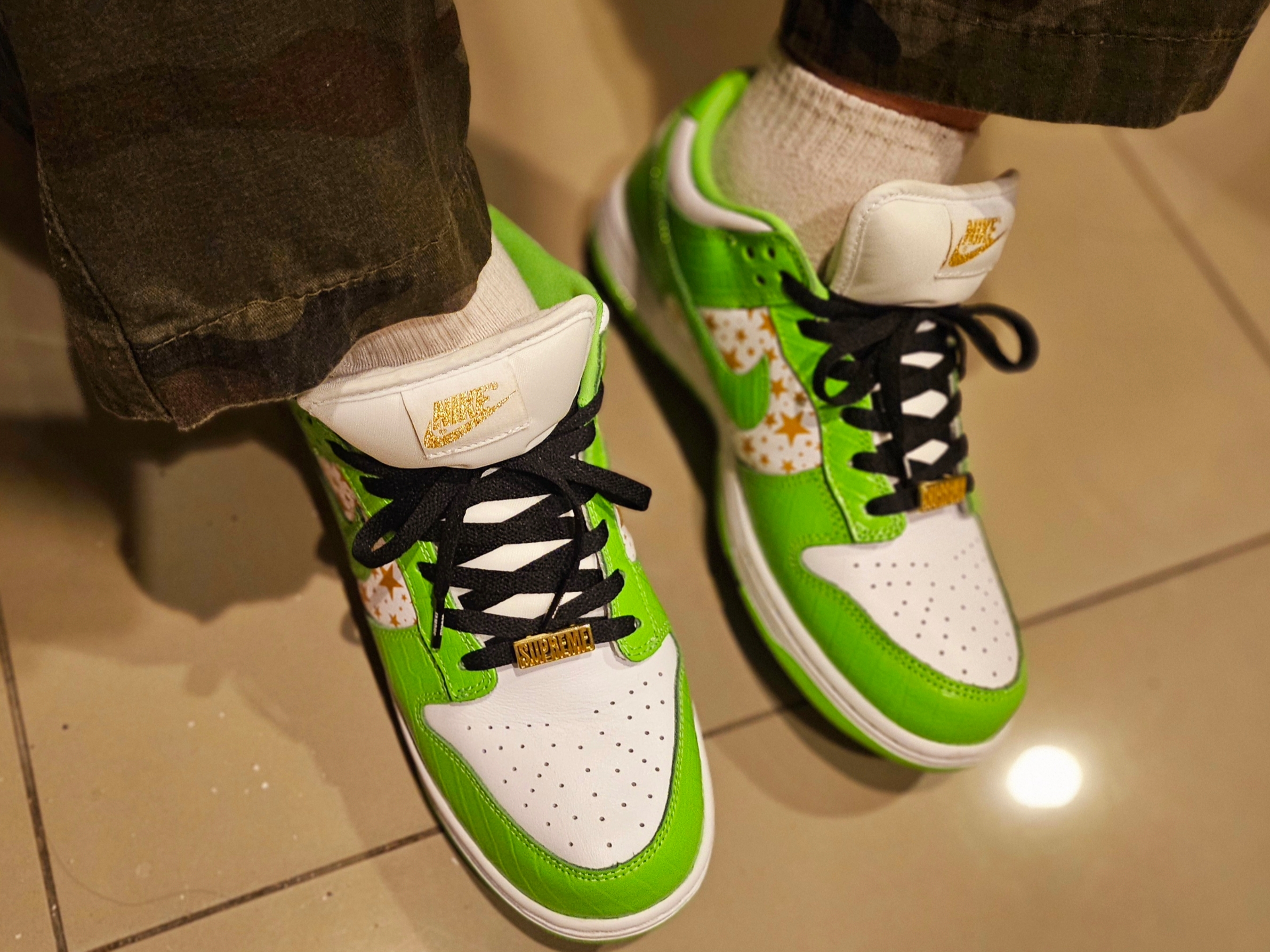 Nike x Supreme SB Dunk Low Mean Green 착용 스타일