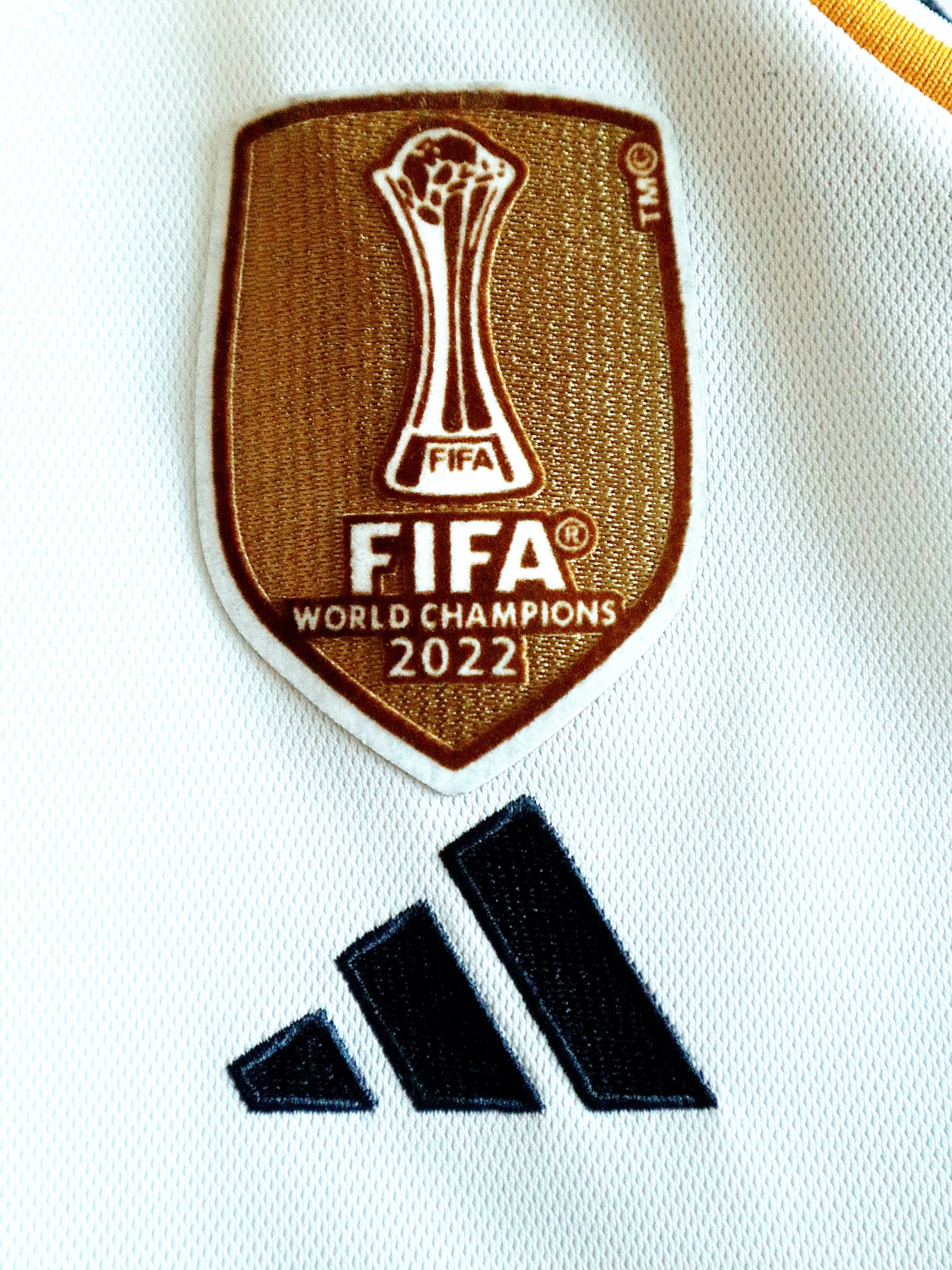 Adidas Real Madrid 2023/24 Home Jersey White - KR Sizing (Non Marking Ver.) 착용 스타일 - 4