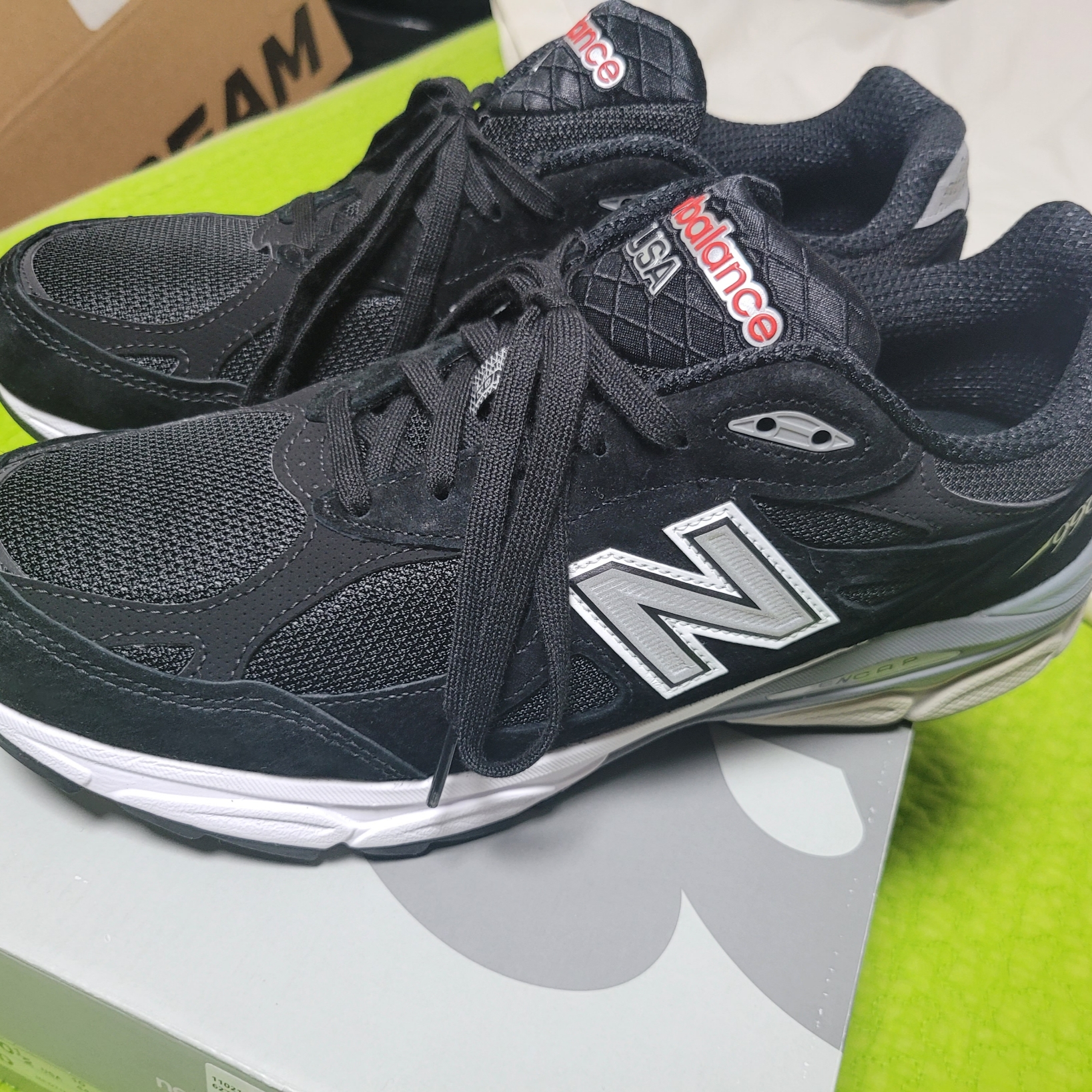New Balance 990v3 Made in USA Black - D Standard 착용 스타일 - 1