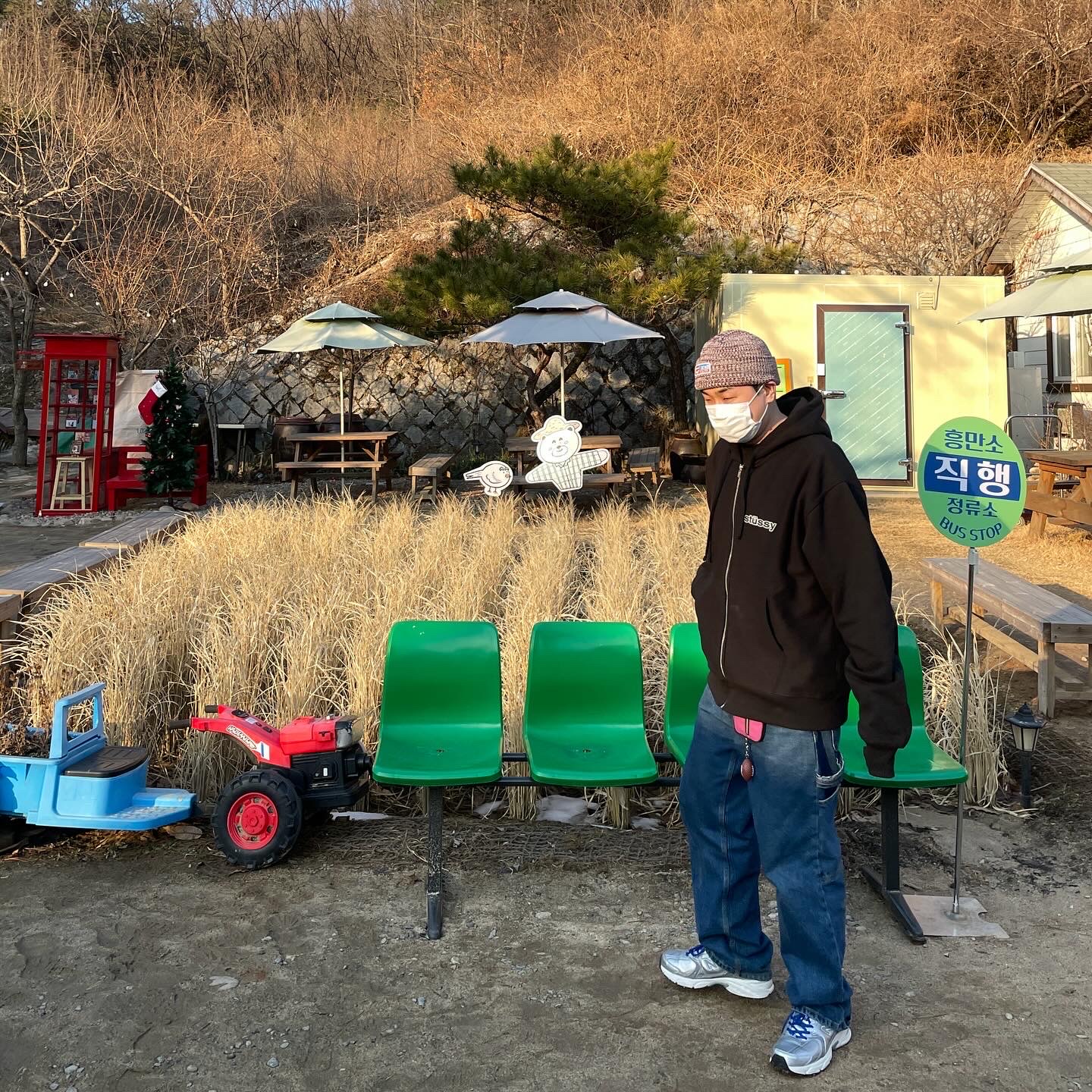 뉴발란스 x 예스아이씨 530 실버 로얄 블루, 스투시 SS 링크 후드 블랙 착용 스타일 - 3