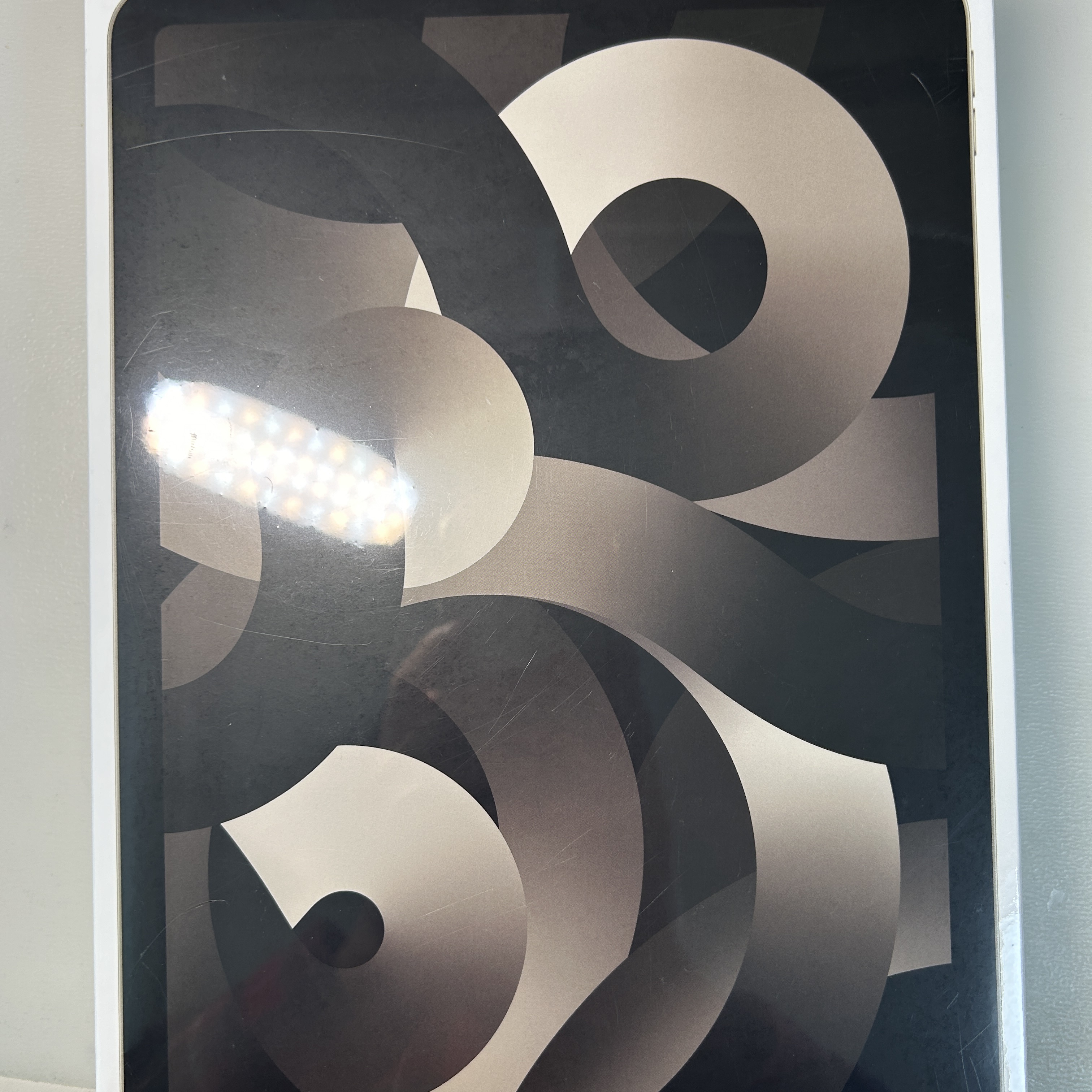 Apple iPad Air 5th Gen Wifi 64GB Starlight (Korean Ver.) 착용 스타일