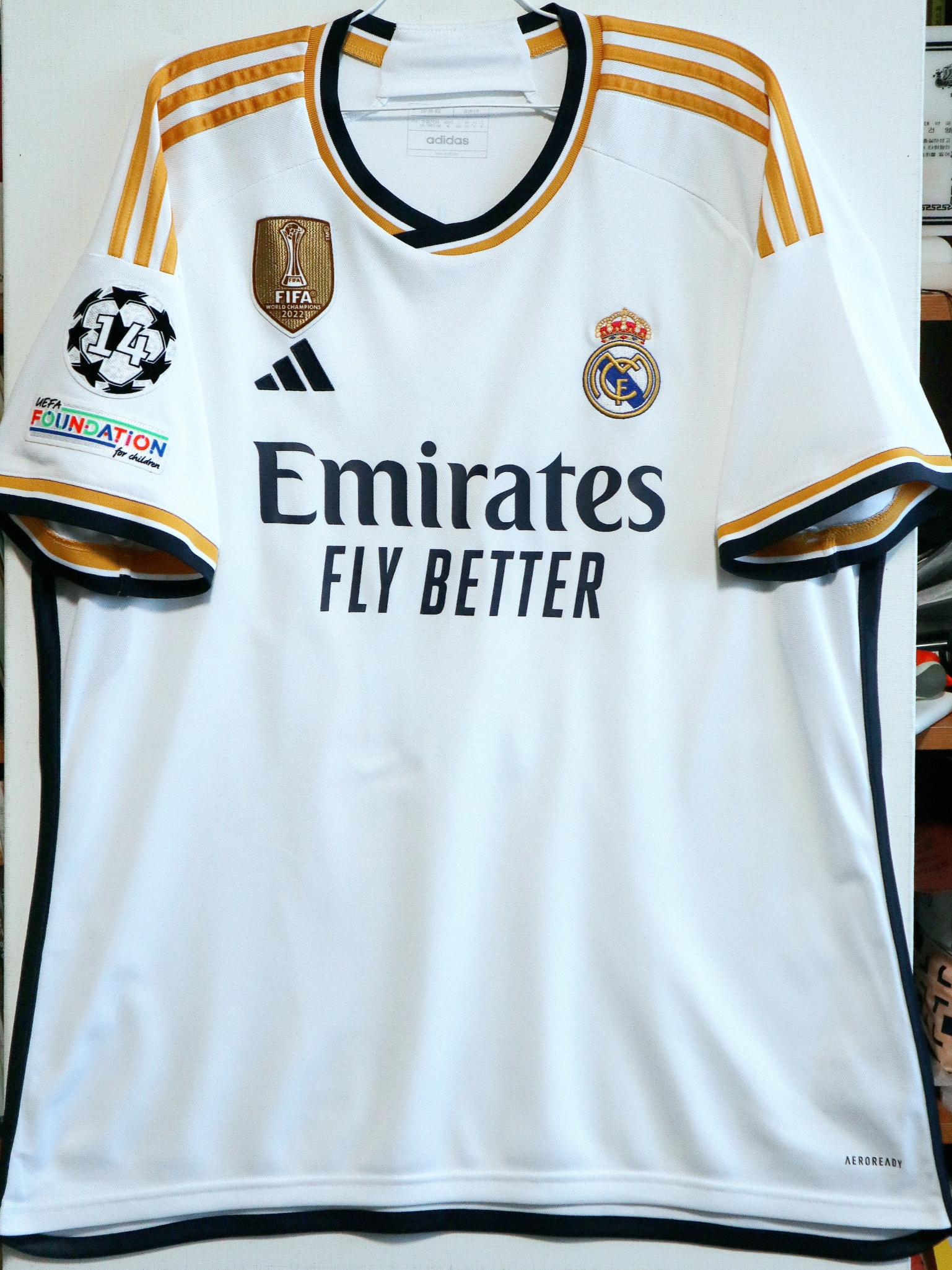 Adidas Real Madrid 2023/24 Home Jersey White - KR Sizing (Non Marking Ver.) 착용 스타일 - 1