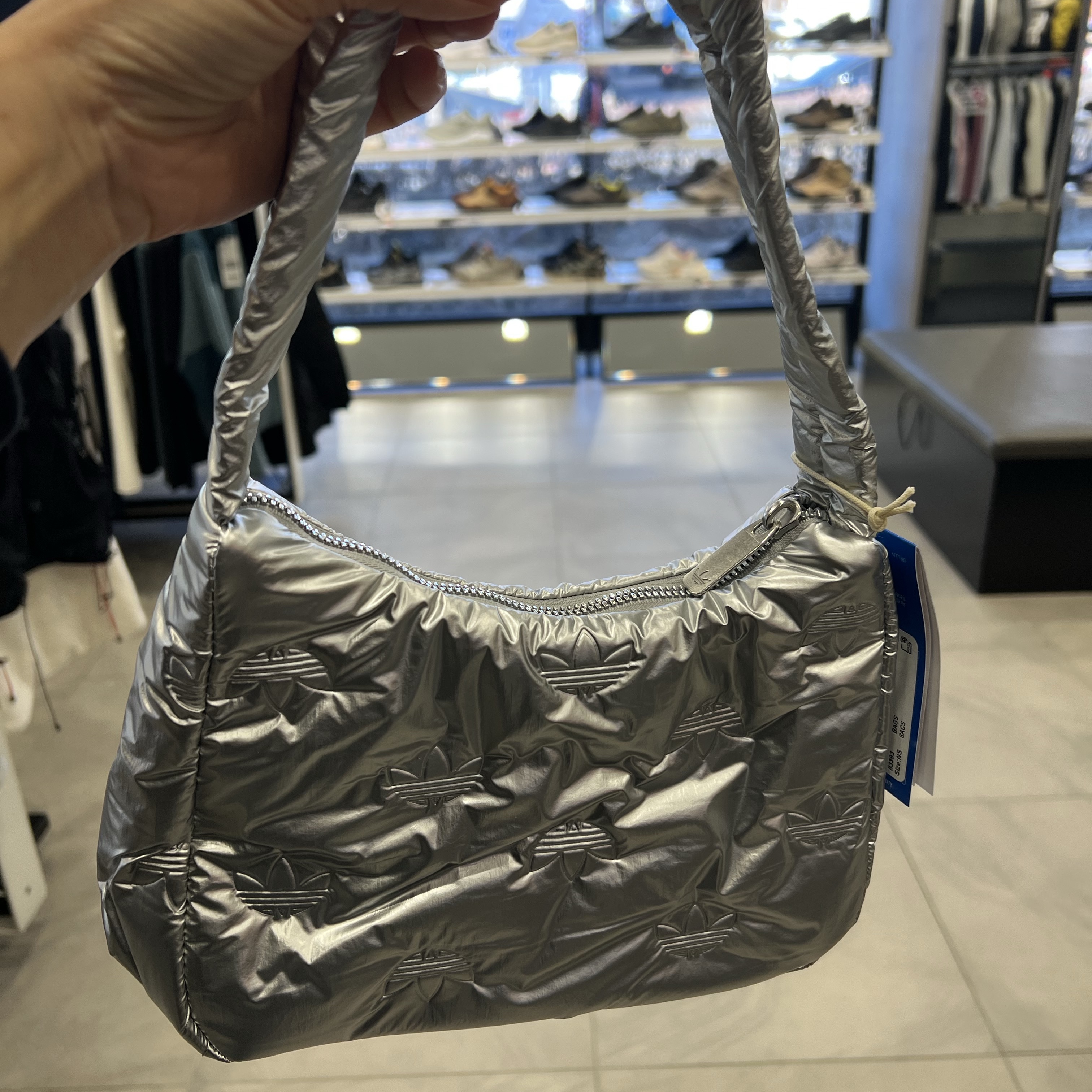 Adidas Puffy Satin Mini Shoulder Bag Silver Metallic 착용 스타일