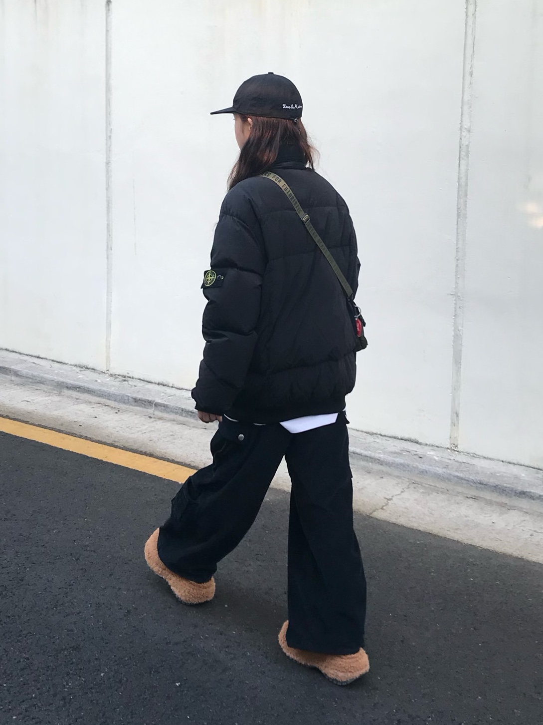 Human Made Military Pouch #3 Olive Drab, Crocs x Lil Nas X Mega Crush Clog Black Brown 착용 스타일