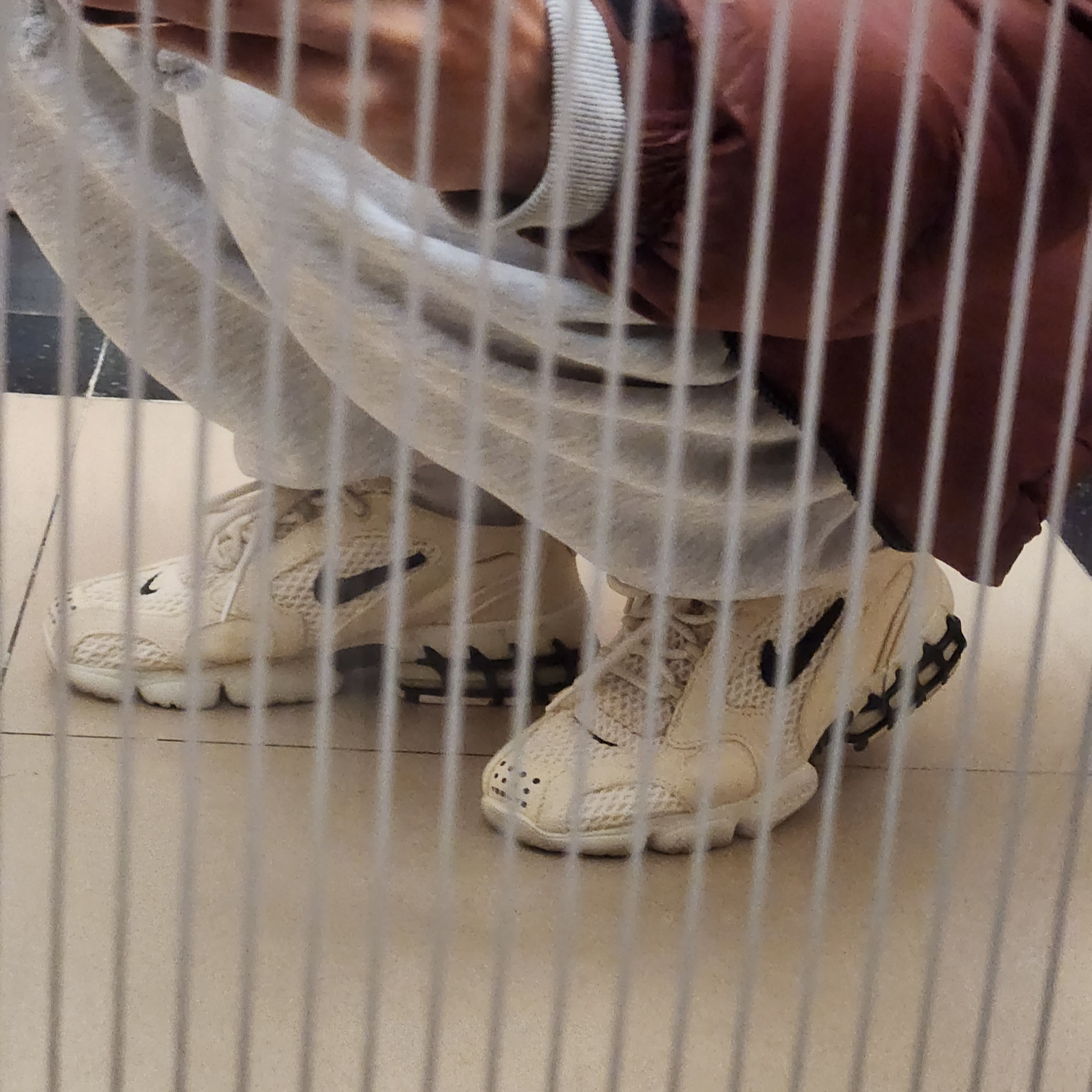 Nike x Stussy Air Zoom Spiridon Cage 2 Fossil 착용 스타일