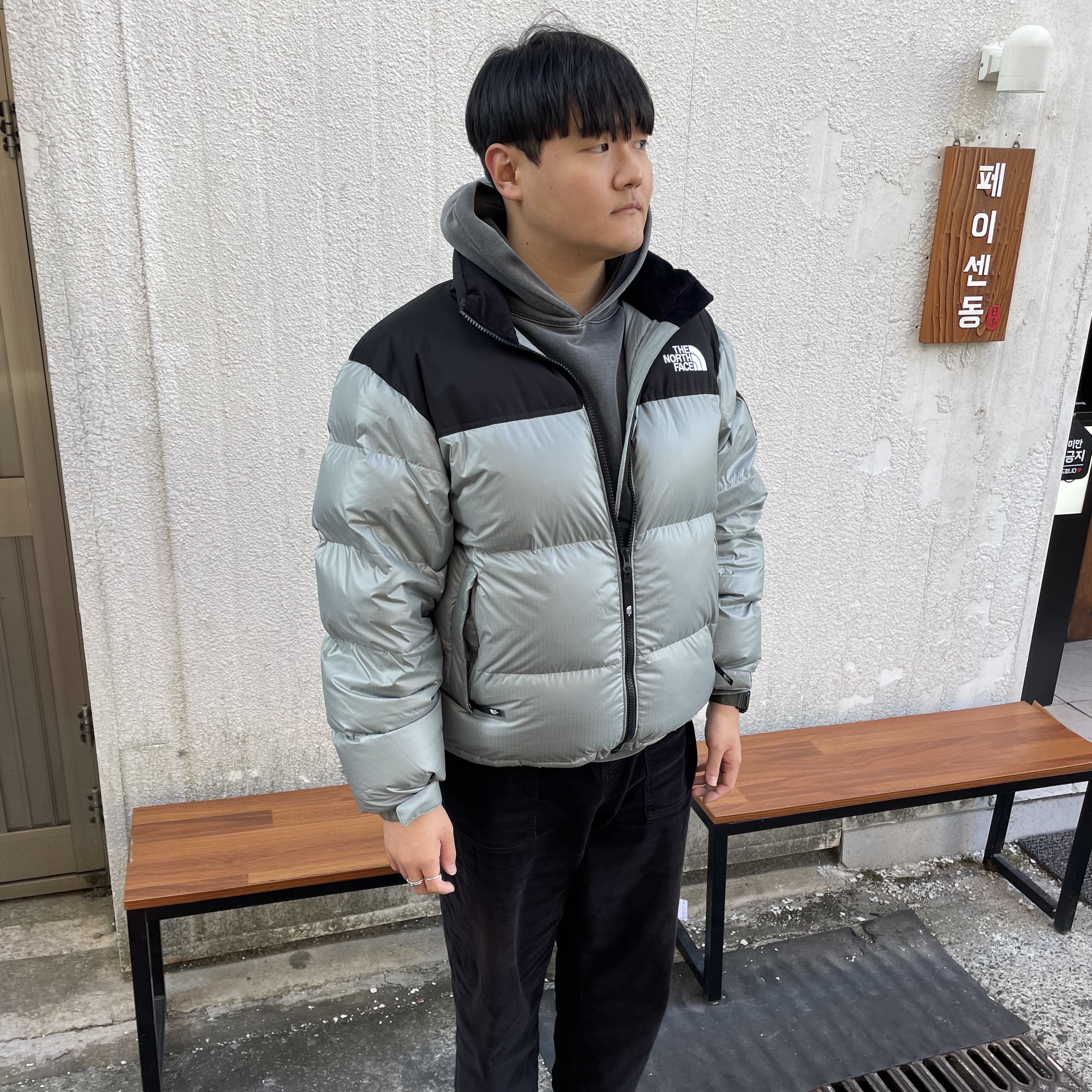 The North Face White Label Novelty Nuptse Down Jacket Avocado, IAB Studio Pigment Hoodie Black 착용 스타일 - 2