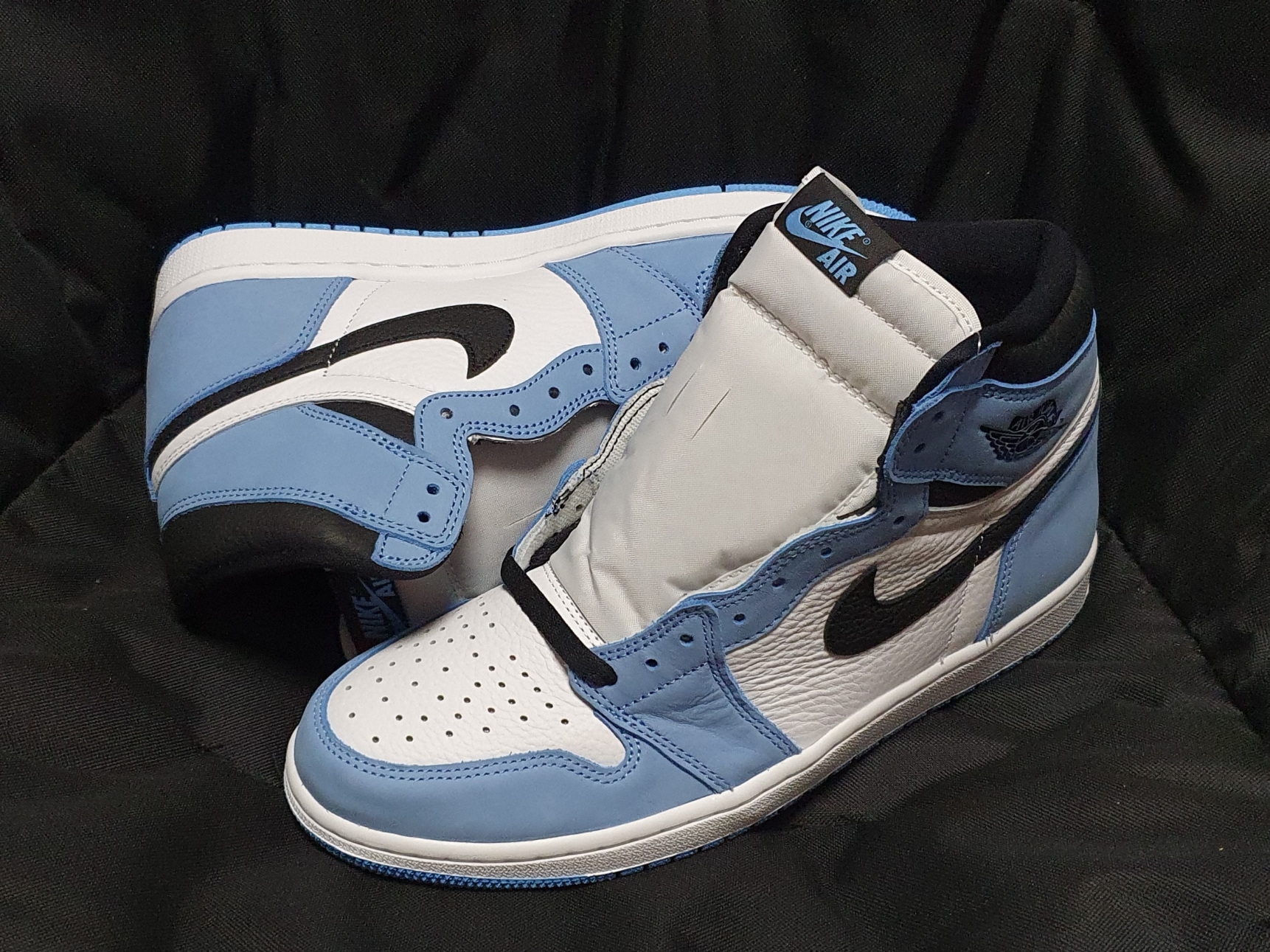 Jordan 1 Retro High OG University Blue 착용 스타일 - 2