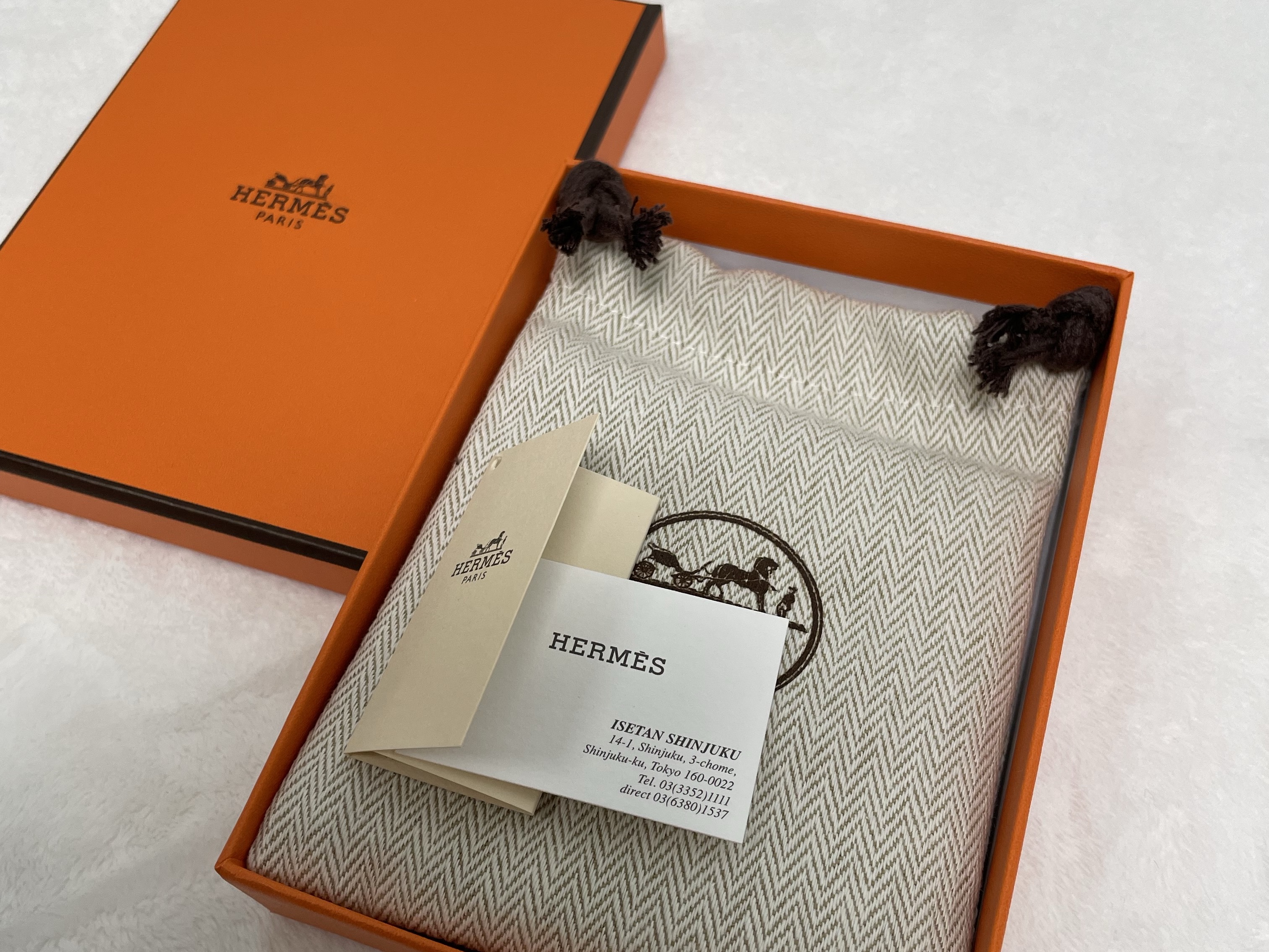 (W) Hermes Mini Pop H Pendant Rose Gold & Rose Dragee 착용 스타일 - 2