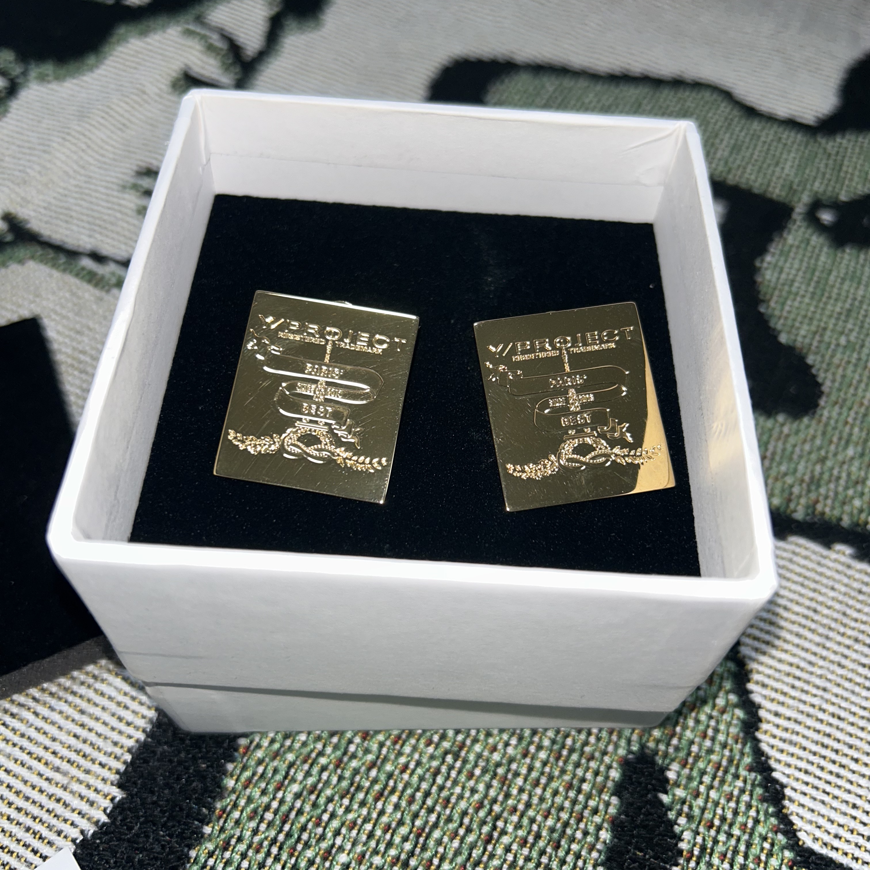 Y/Project Mini Paris Best Earrings Gold - 23SS 착용 스타일 - 4
