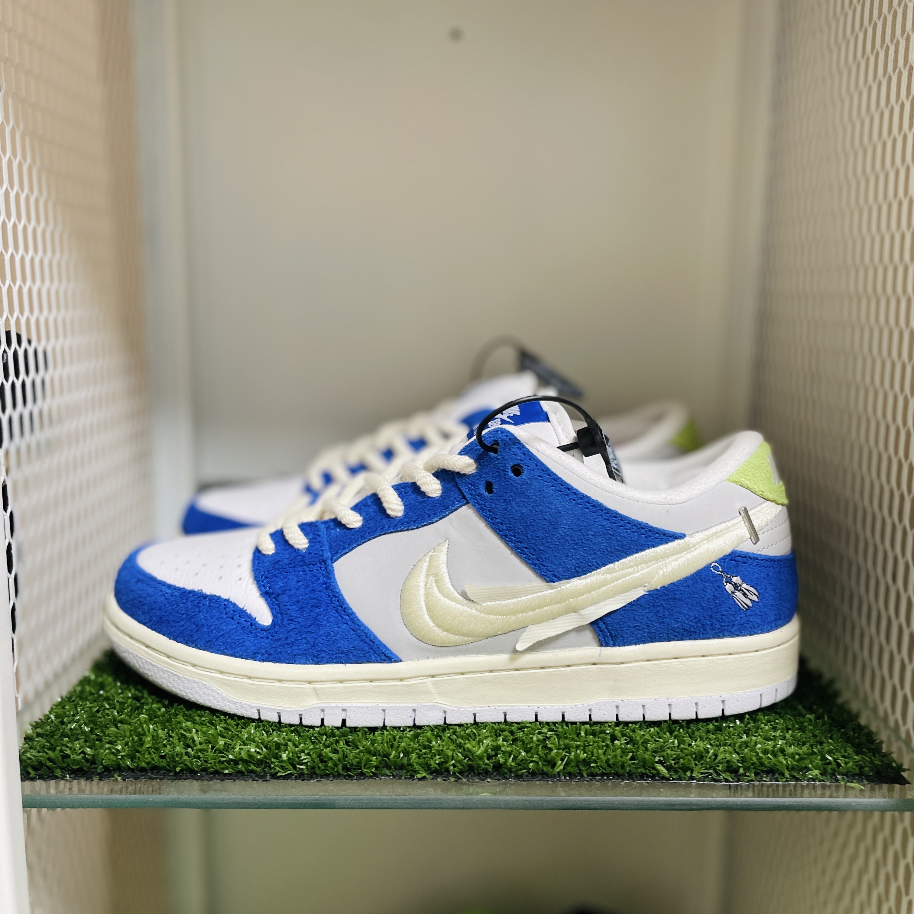 Nike x Fly Streetwear SB Dunk Low Pro Gardenia 착용 스타일 - 1