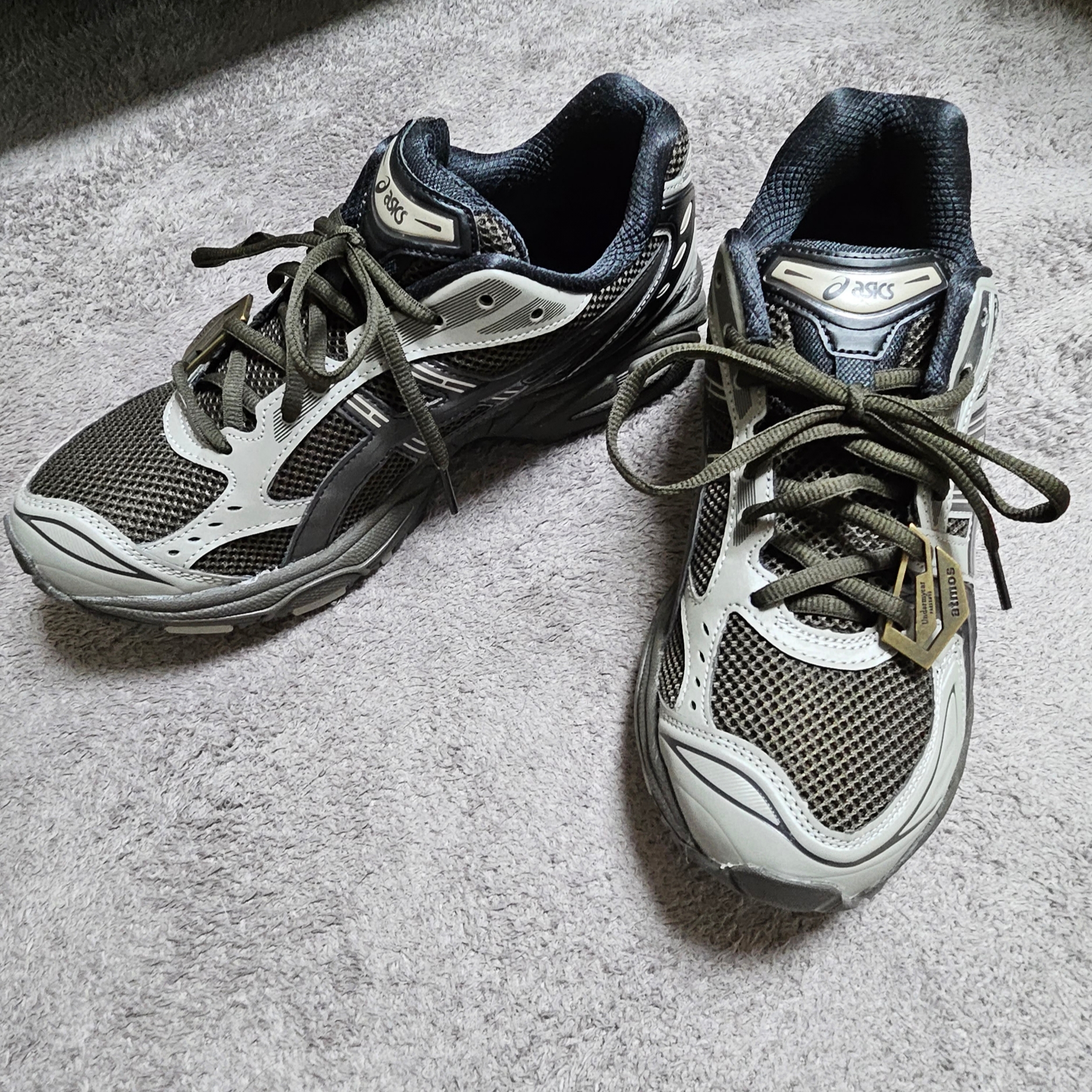 Asics x Atmos x Undermycar Gel-Kayano 14 Pepper Black 착용 스타일 - 2