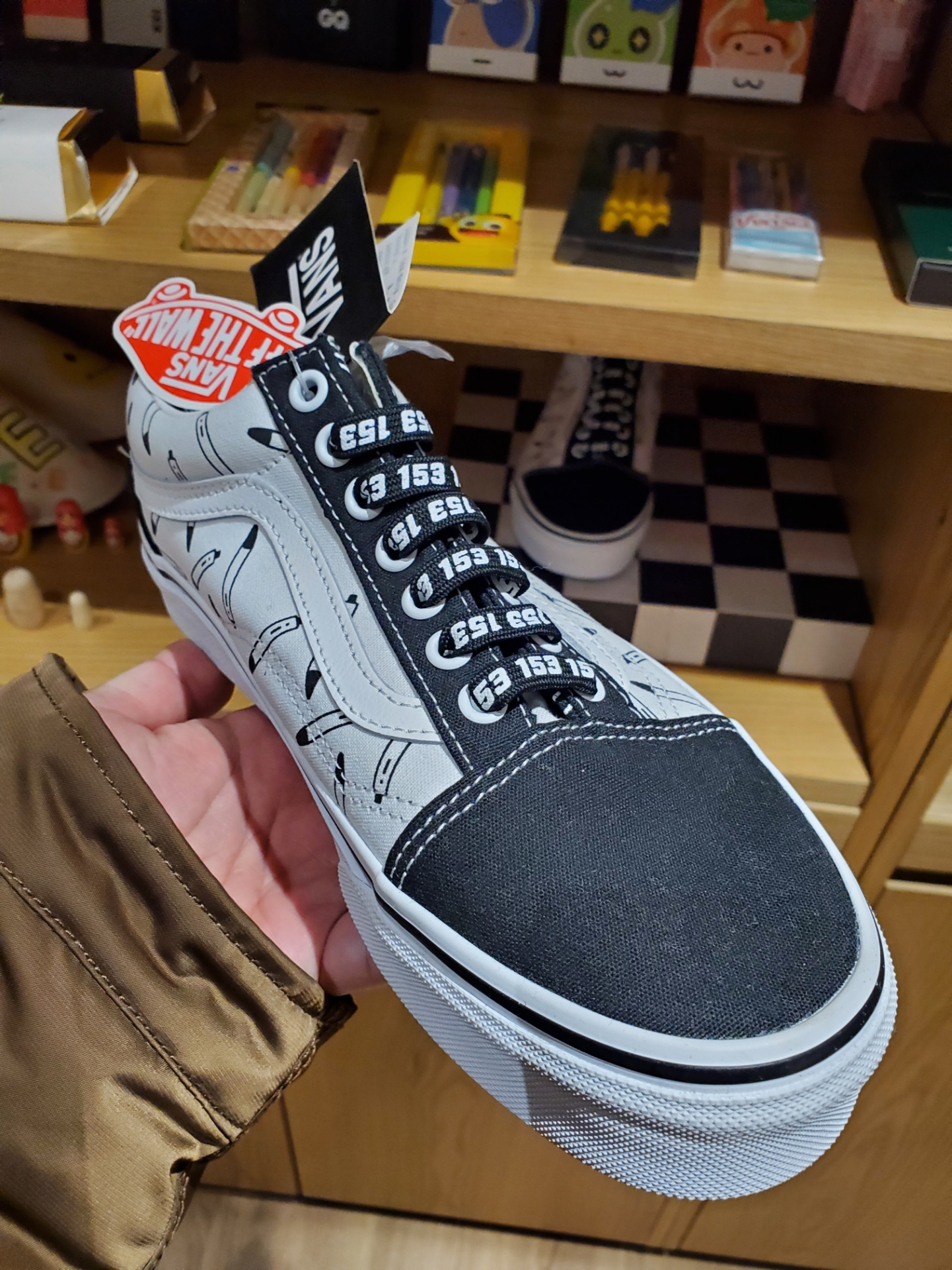 Vans x Monami Old Skool Black, (W) Adidas Adimatic Pink Fusion 착용 스타일 - 1