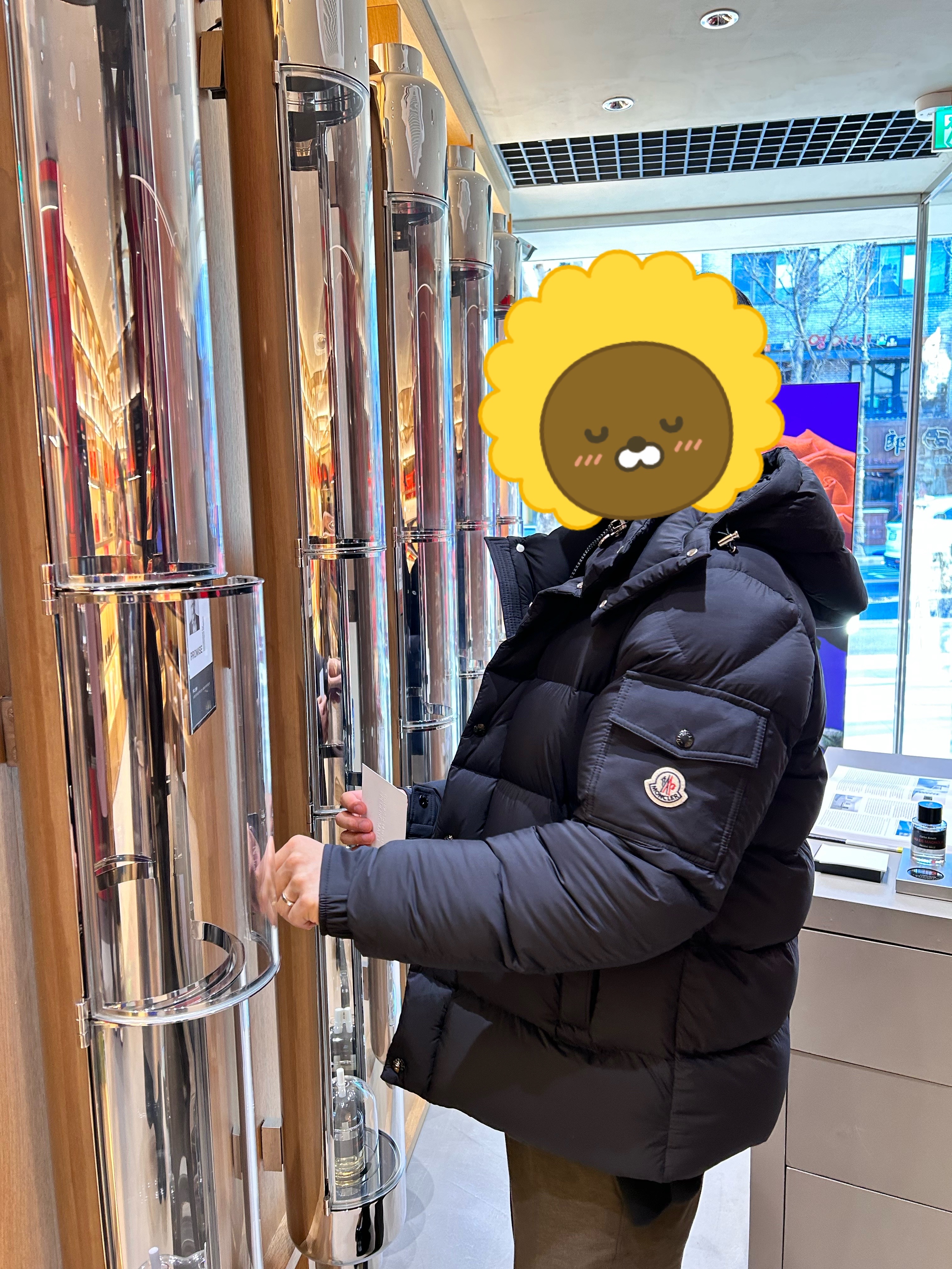Moncler Vezere Short Down Jacket Black - 23FW 착용 스타일 - 2