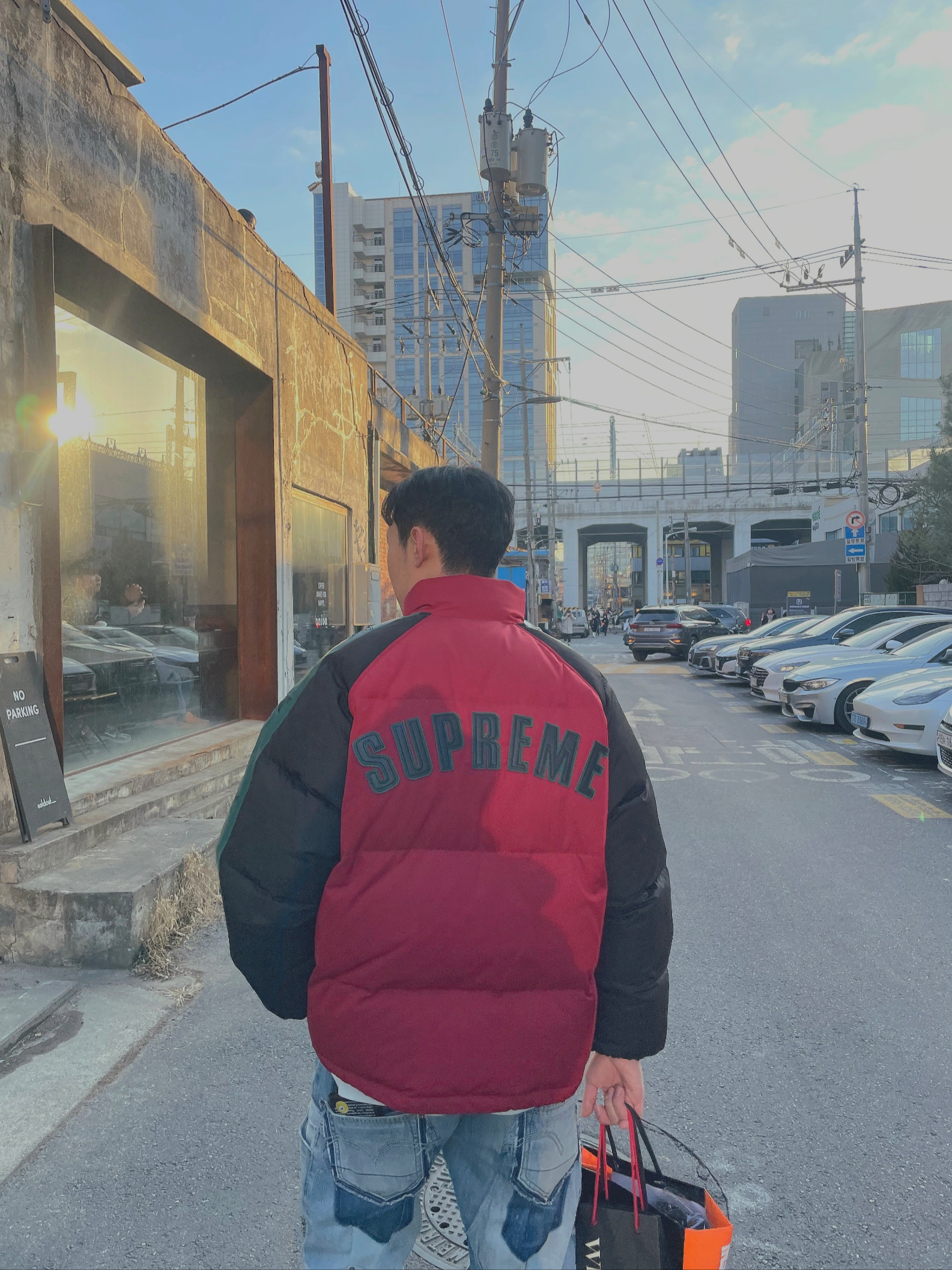 Supreme Star Sleeve Down Puffer Jacket Red - 23FW 착용 스타일 - 2
