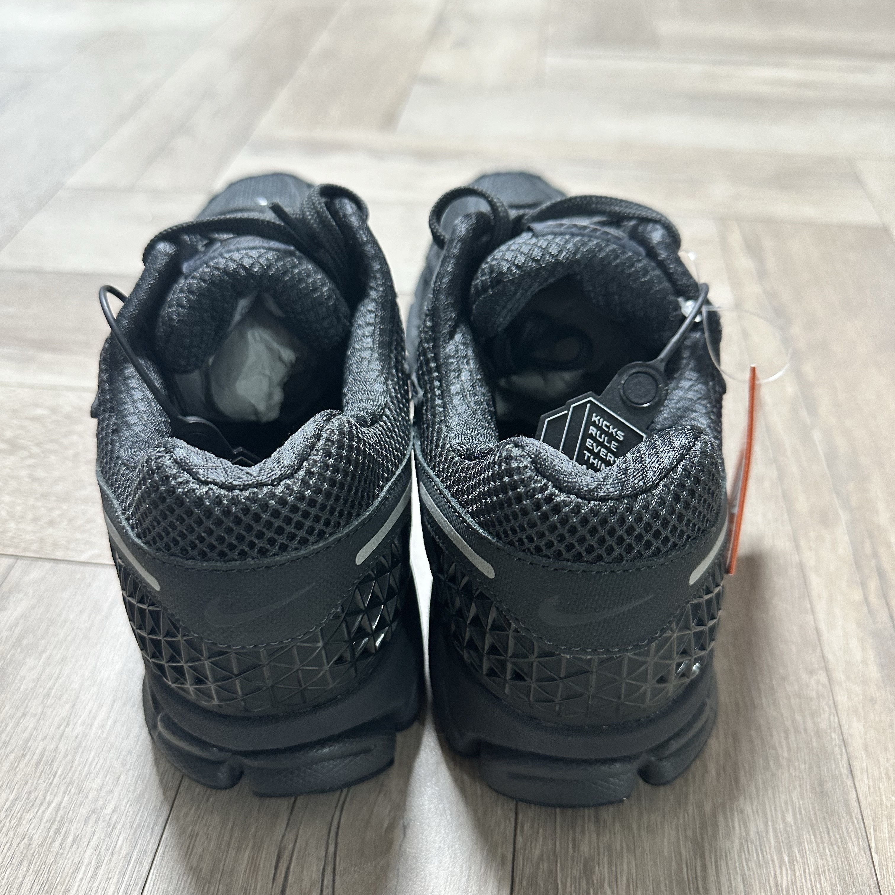 Nike Zoom Vomero 5 SP Anthracite 2023 착용 스타일 - 3