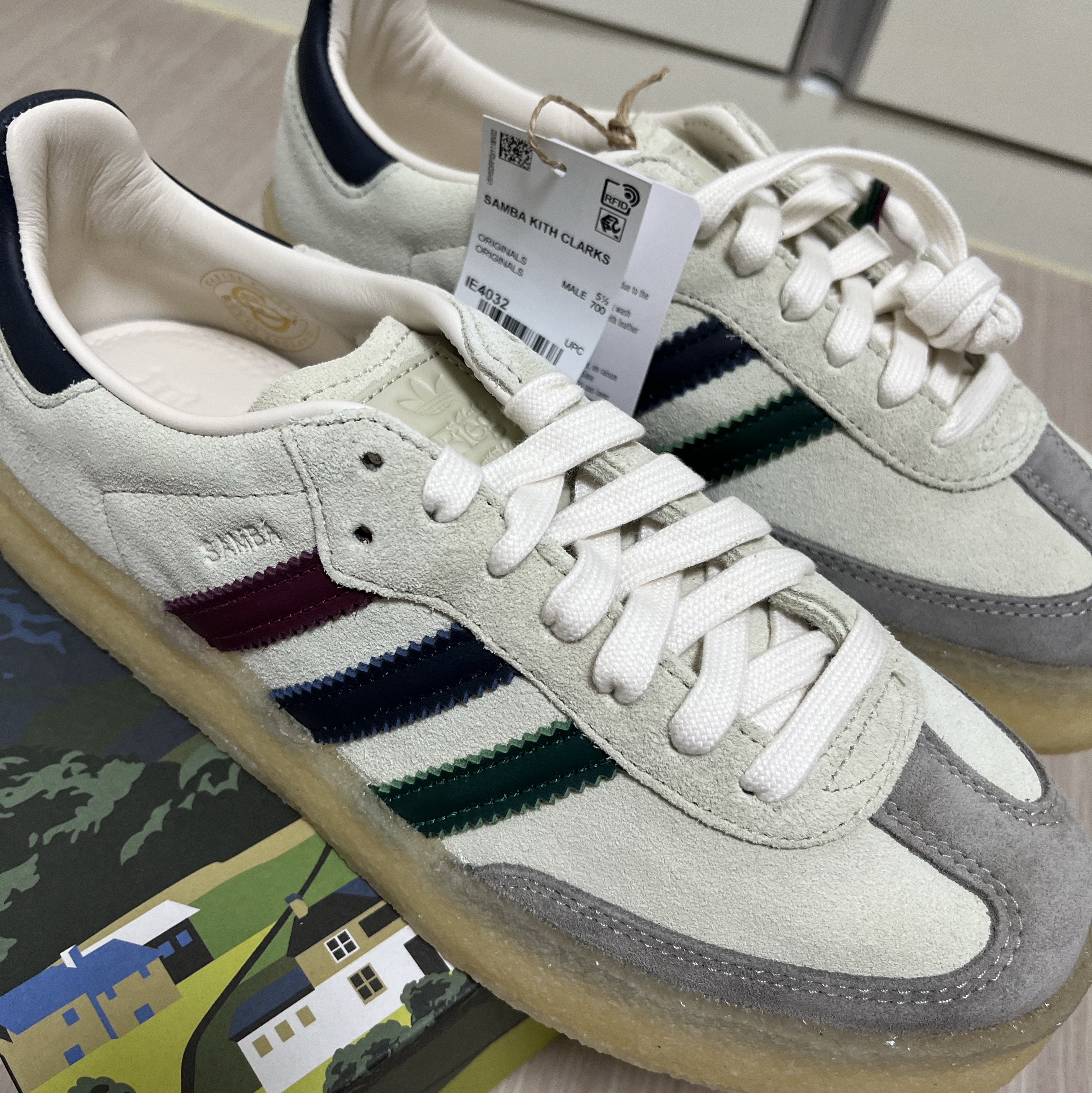 Adidas x Clarks x Ronnie Fieg 8th Street Samba Chalk White Collegiate Green 착용 스타일