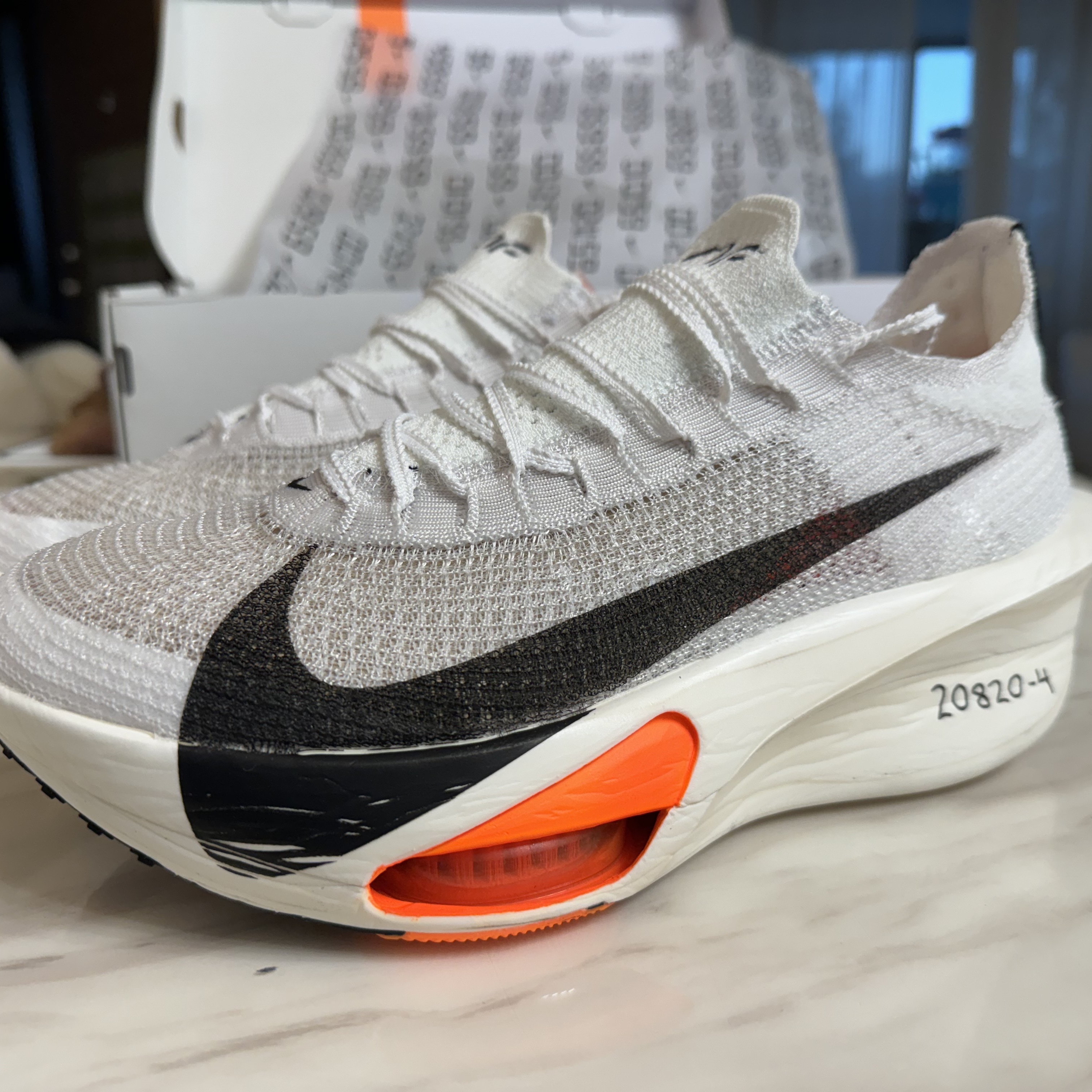 Nike Air Zoom Alphafly Next% 3 Proto White Total Orange 착용 스타일
