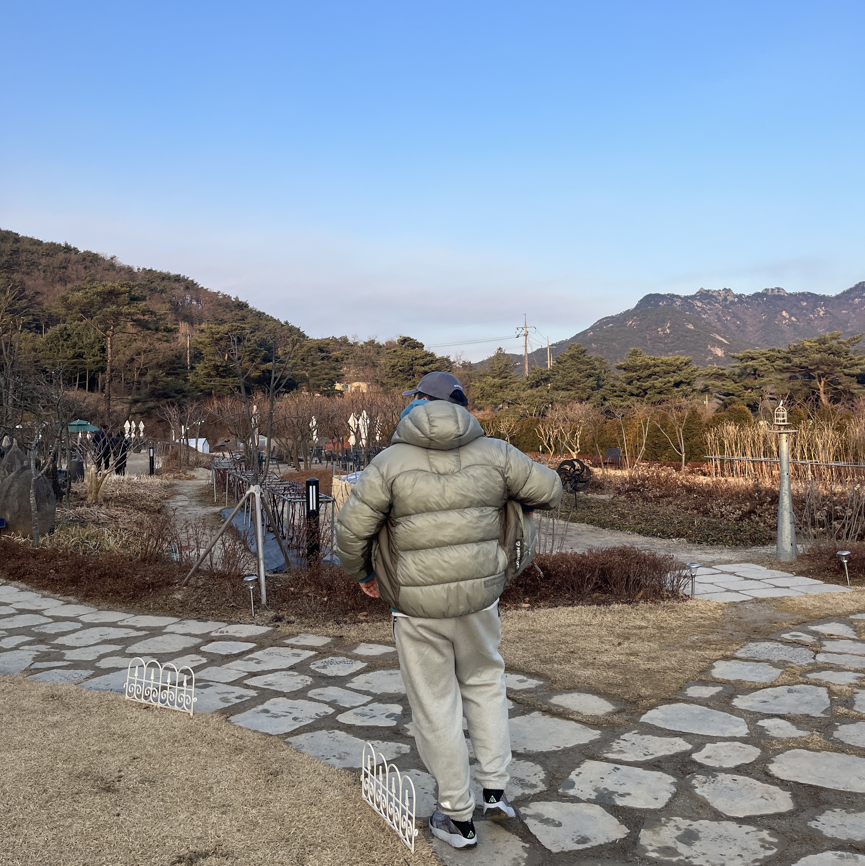 Nike ACG Therma-Fit ADV Lunar Lake Puffer Jacket Light Army - Asia, Supreme Pigment Print S Logo 6-Panel Grey - 22FW 착용 스타일
