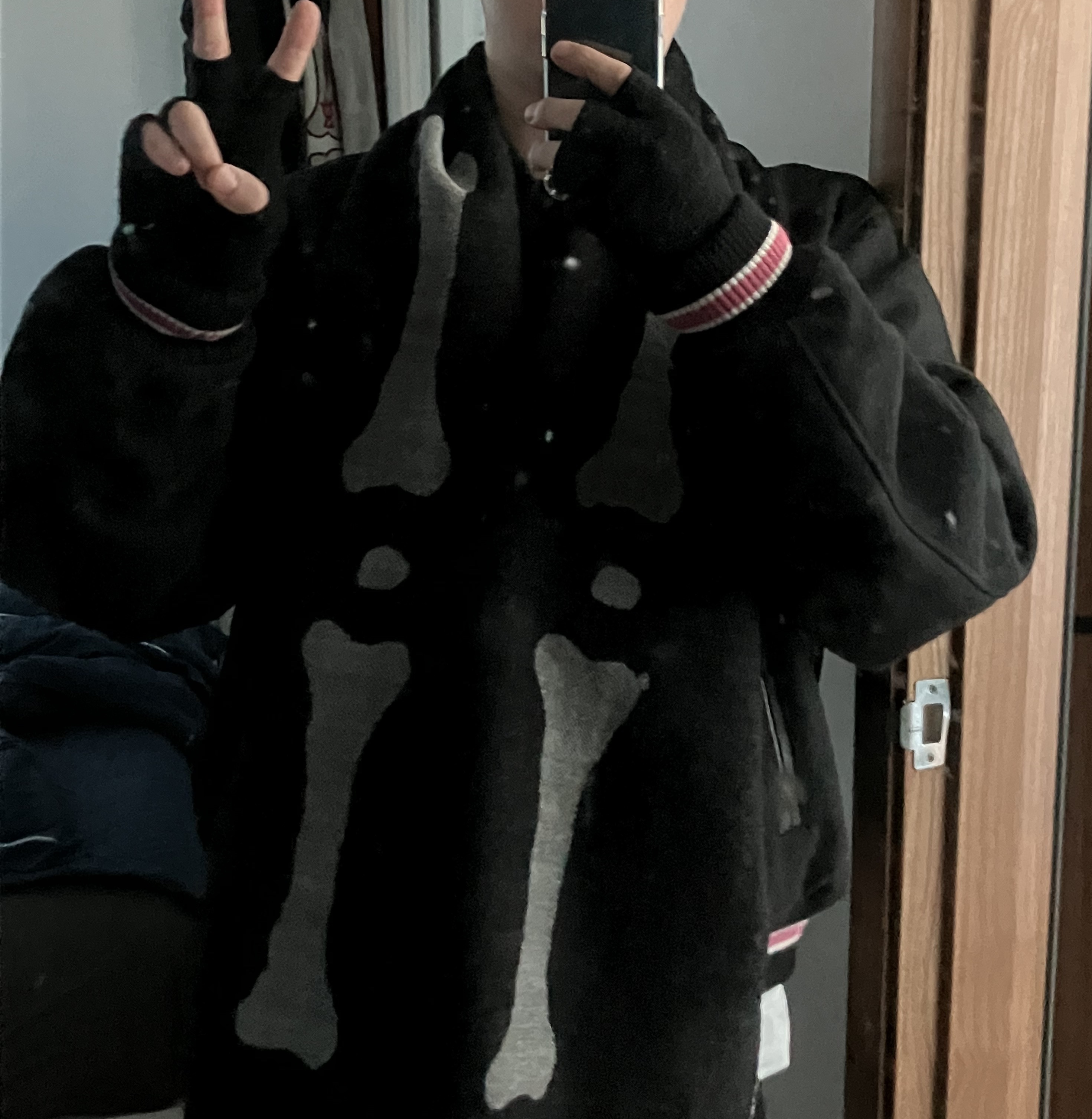 Kapital Wool Bone Muffler Black 착용 스타일 - 1