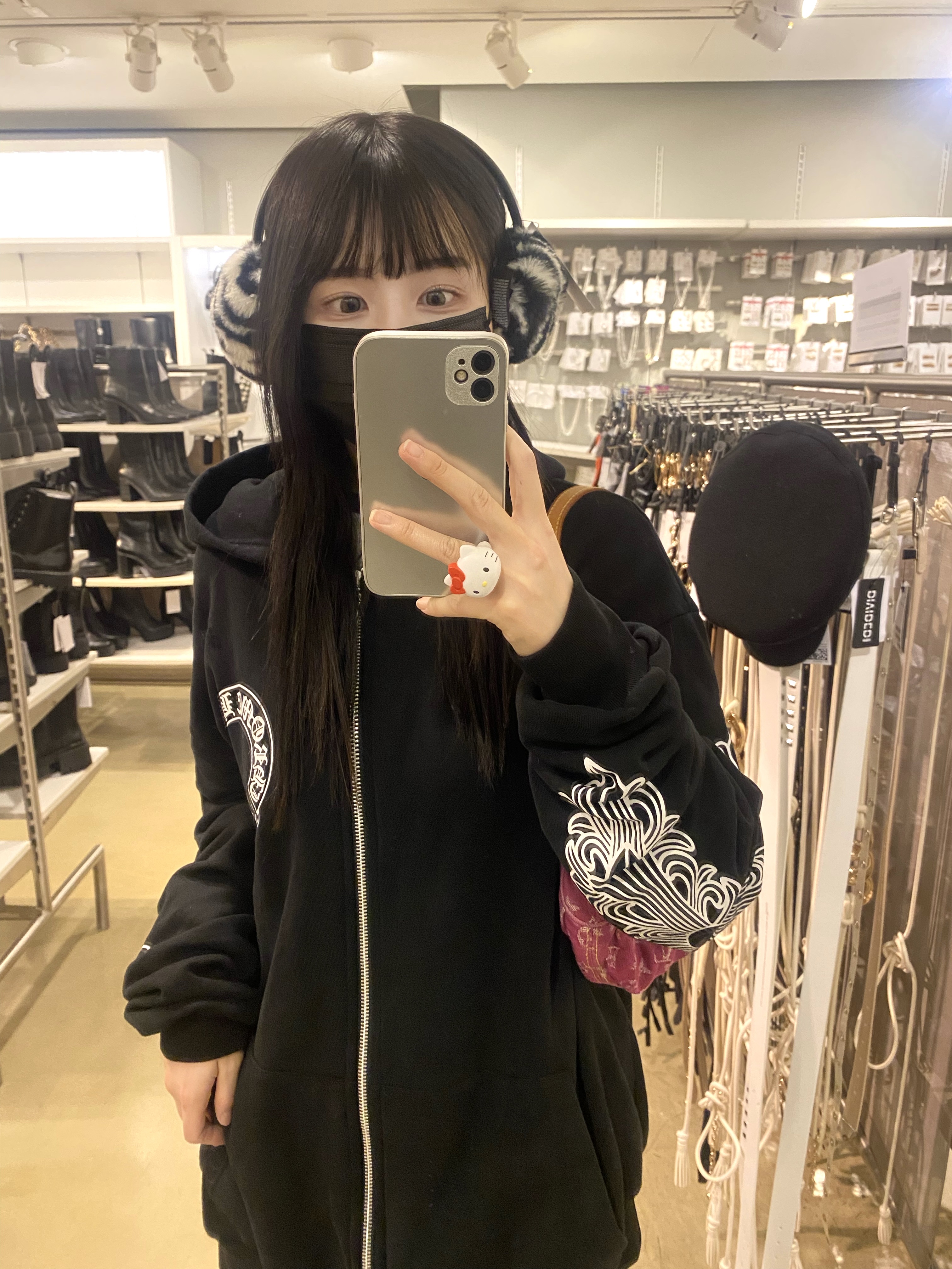 Chrome Hearts Horseshoe Floral Fuck You Logo Heavyweight Zip-Up Hoodie Black 착용 스타일 - 1