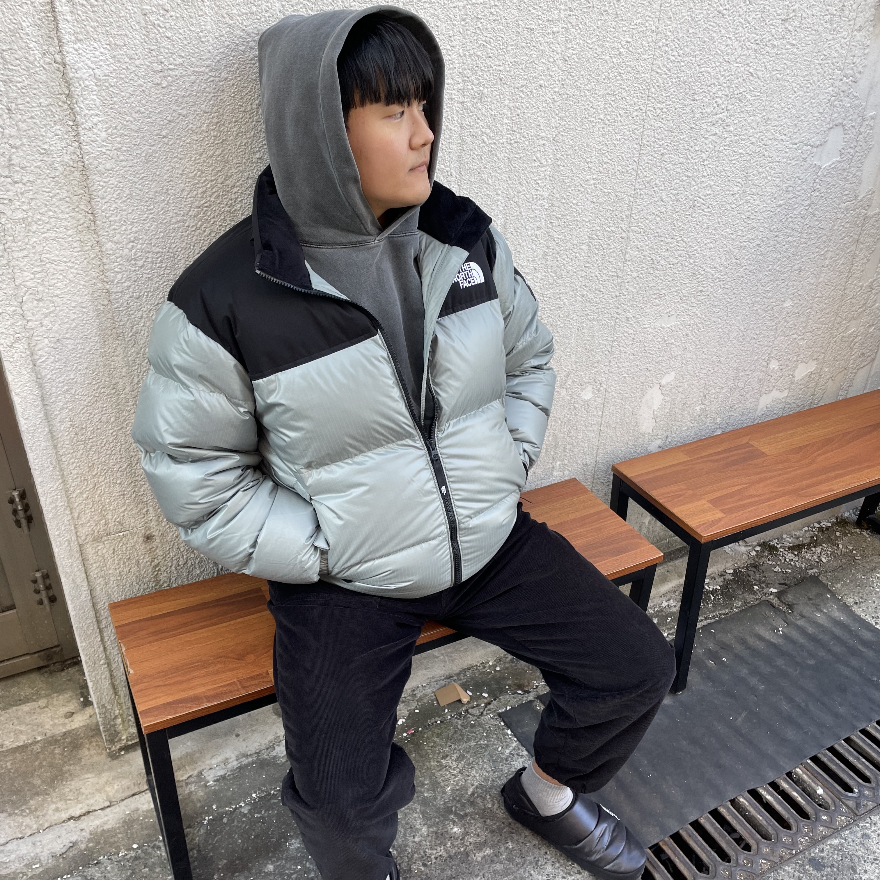 The North Face White Label Novelty Nuptse Down Jacket Avocado, IAB Studio Pigment Hoodie Black 착용 스타일 - 1