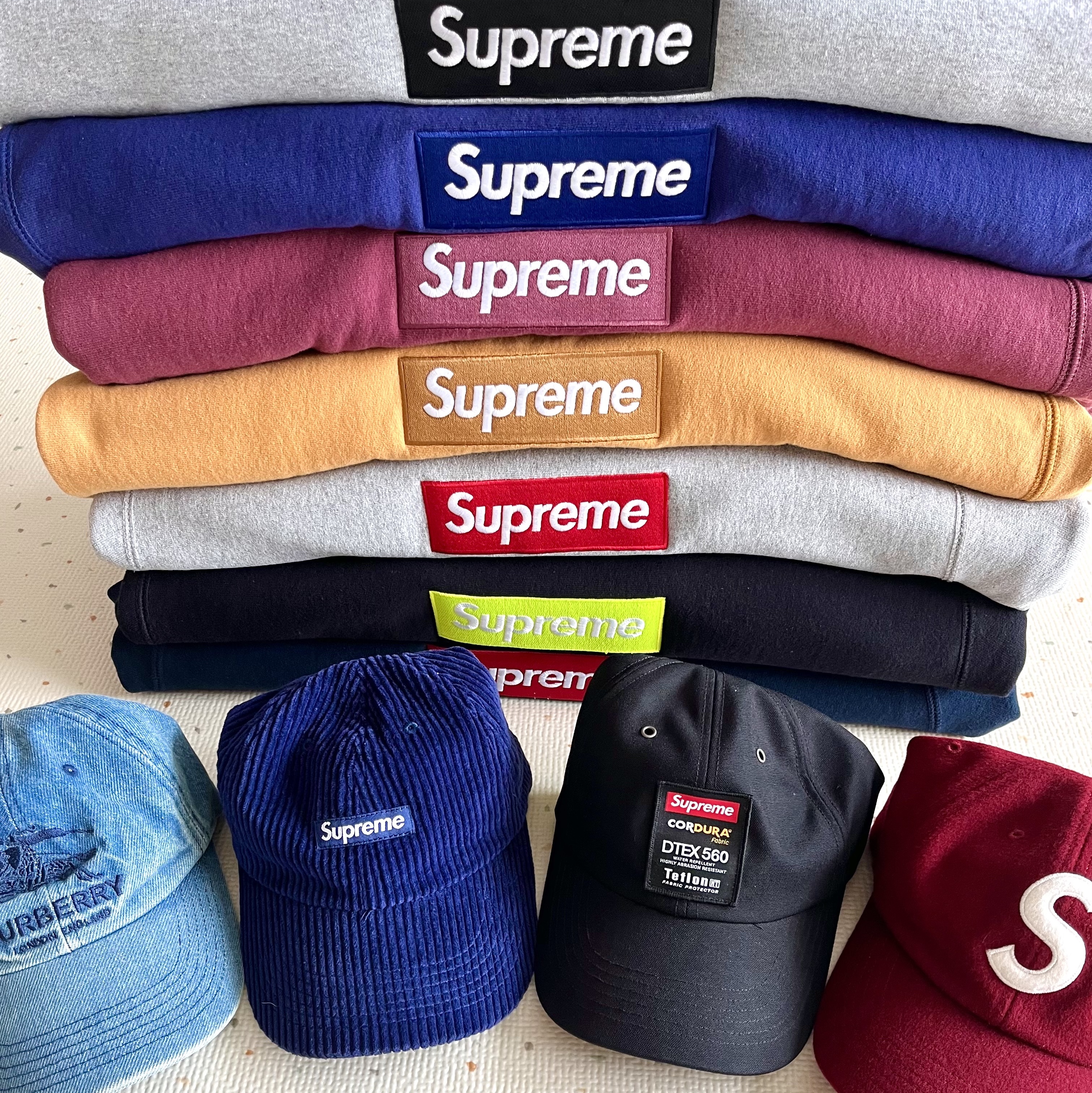 Supreme Box Logo Hooded Sweatshirt Washed Navy - 21FW, Supreme Box Logo Hooded Sweatshirt Light Mustard - 21FW 착용 스타일