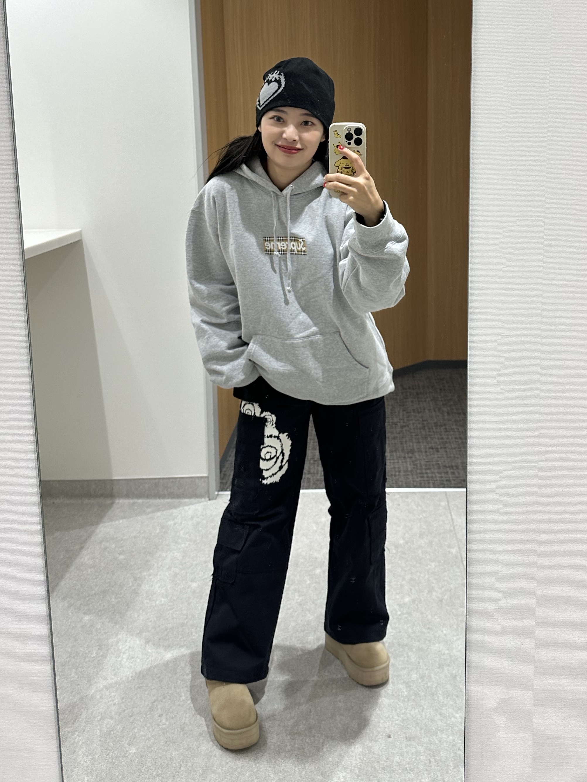 (W) UGG Classic Ultra Mini Platform Mustard Seed, Apple AirPods Max Lightning Silver (Korean Ver.) 착용 스타일 - 7