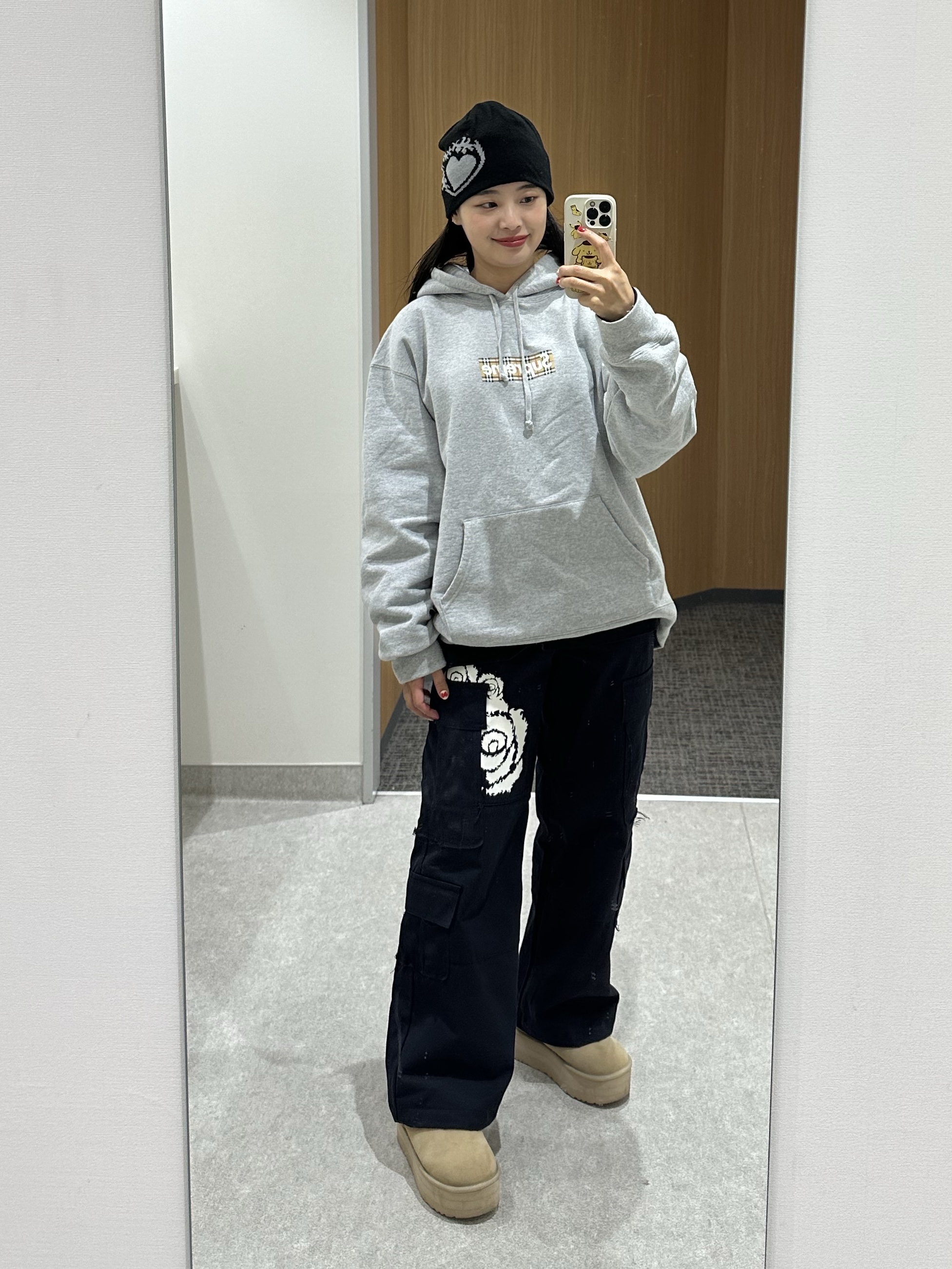 (W) UGG Classic Ultra Mini Platform Mustard Seed, Apple AirPods Max Lightning Silver (Korean Ver.) 착용 스타일 - 8