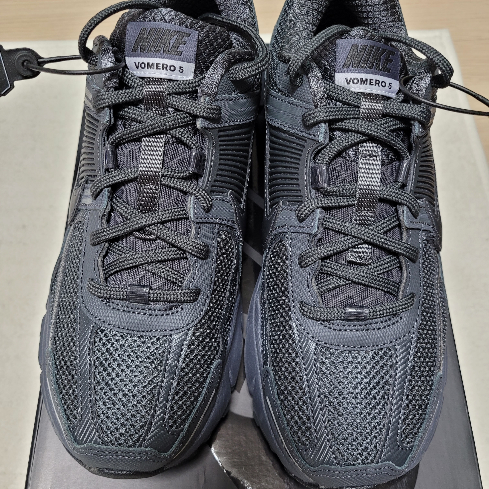 Nike Zoom Vomero 5 SP Anthracite 2023 착용 스타일 - 2