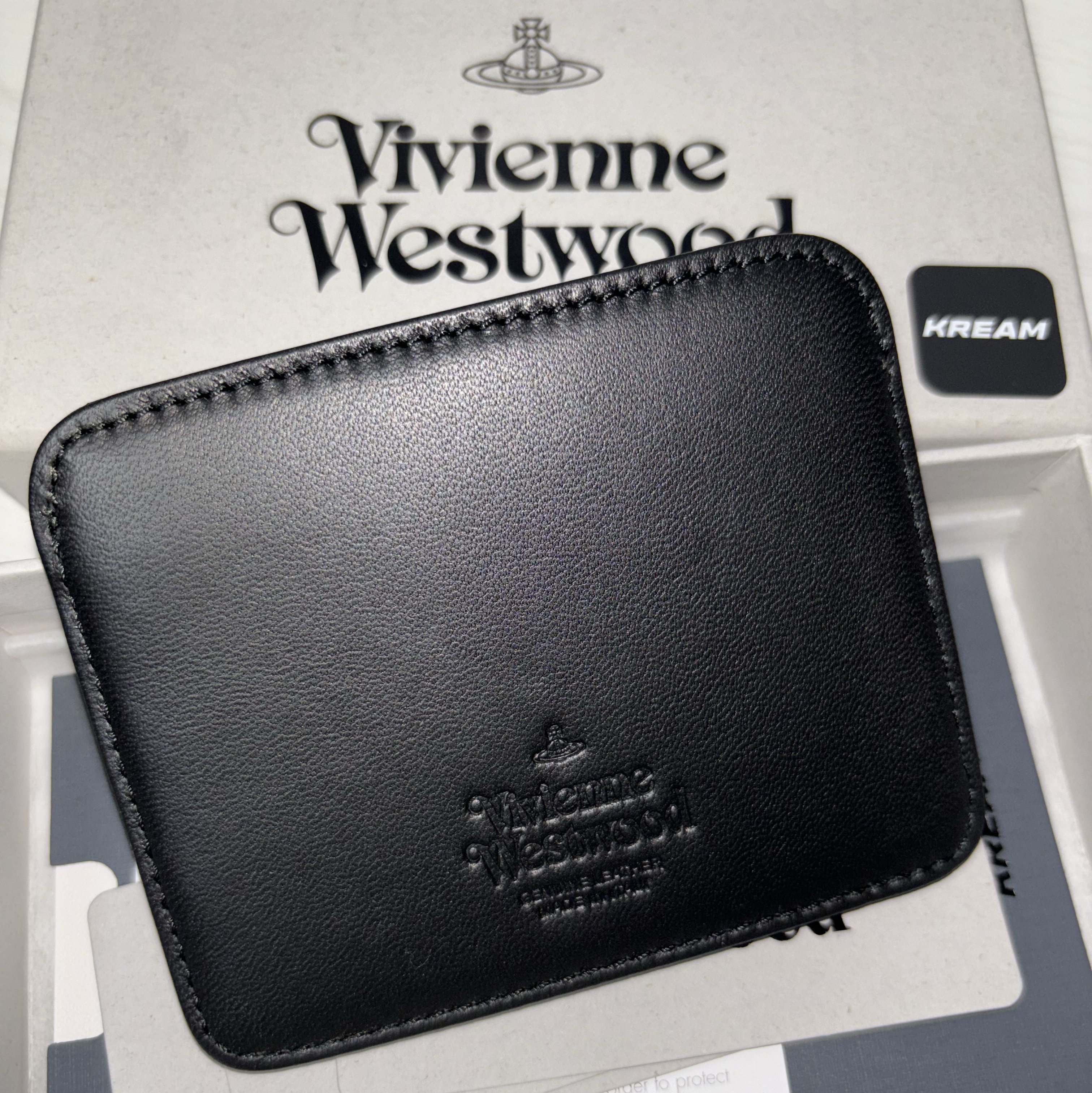 Vivienne Westwood Nappa Leather Half Moon Card Holder Black 착용 스타일 - 2